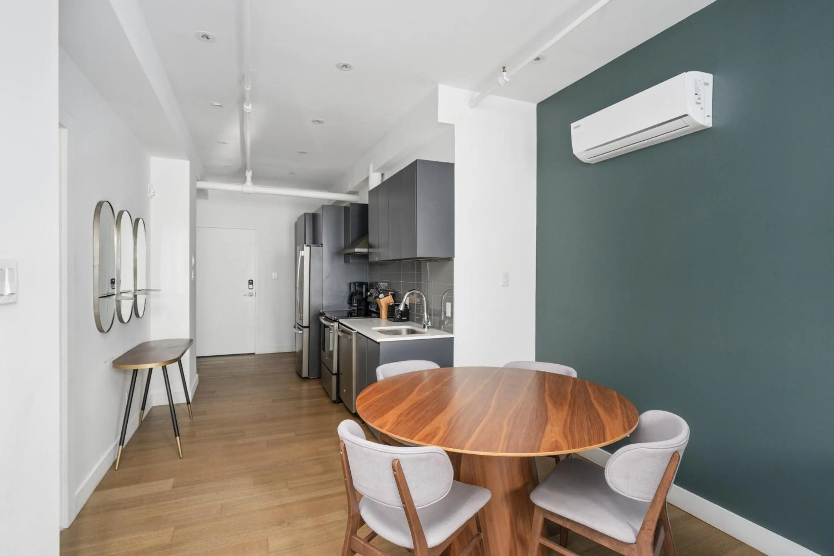 Bakan- Quartier des Congres, Convention District