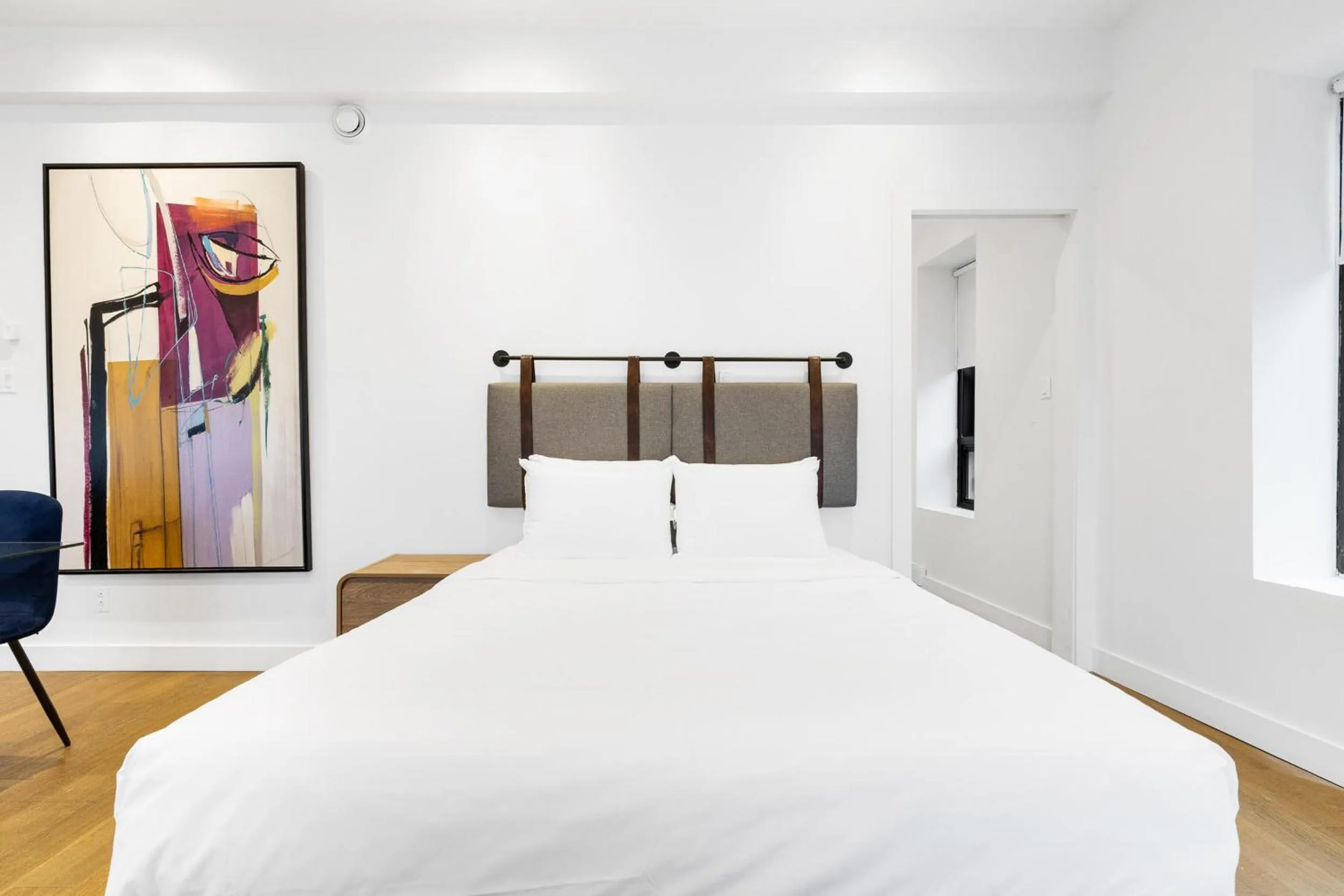 Bed in Bakan- Quartier des Congres, Convention District