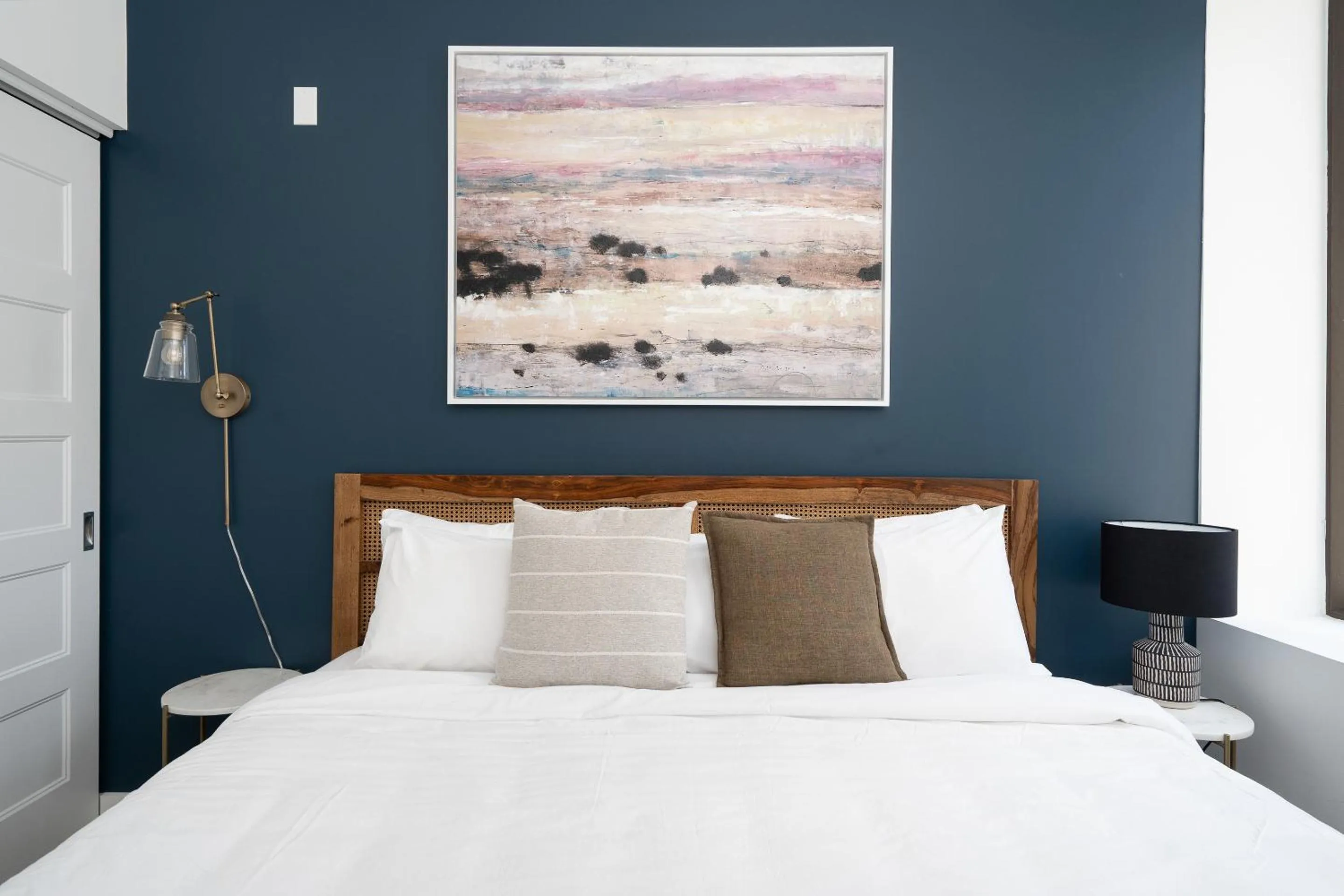 Bed in Bakan- Quartier des Congres, Convention District