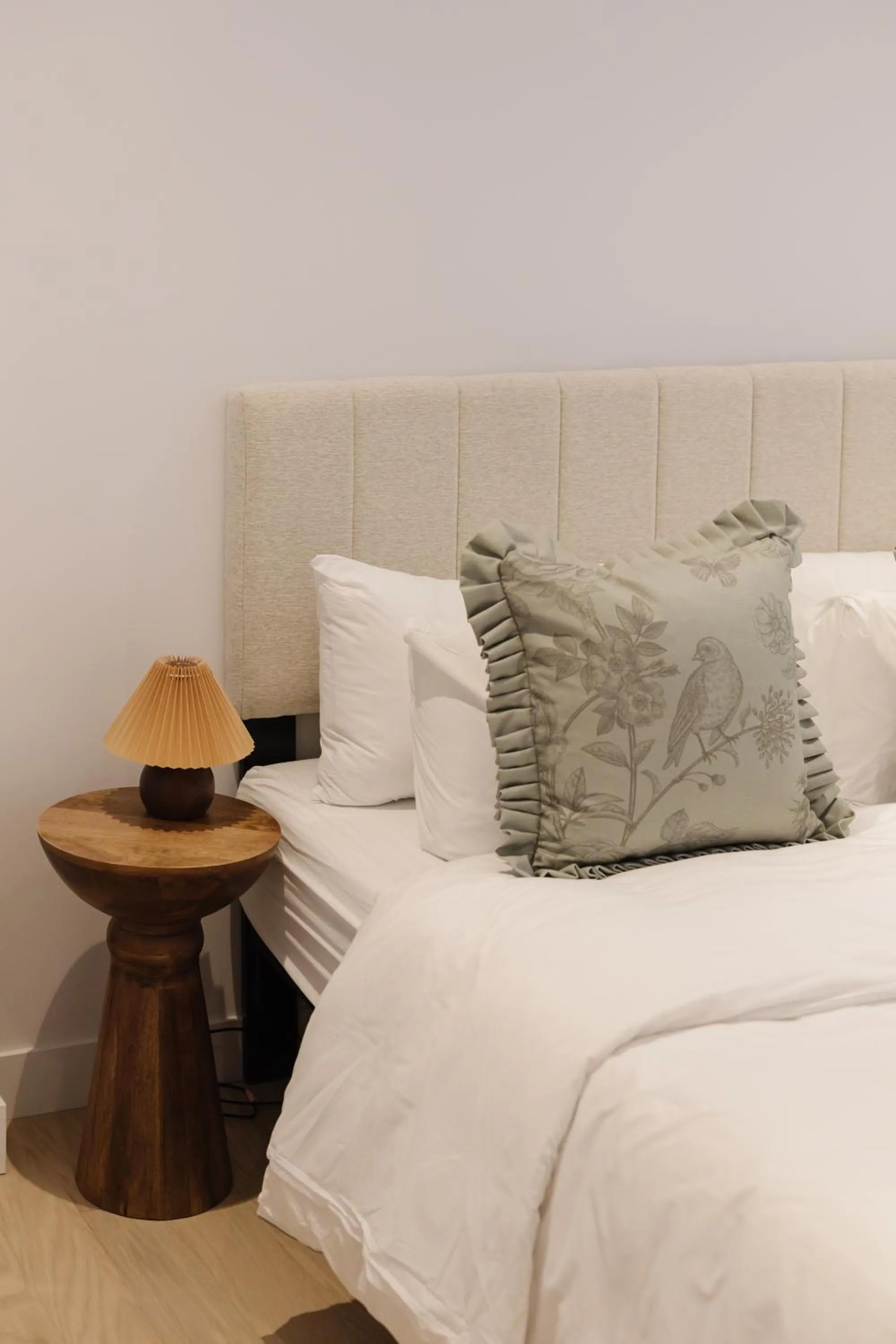 Bed in Bakan- Quartier des Congres, Convention District