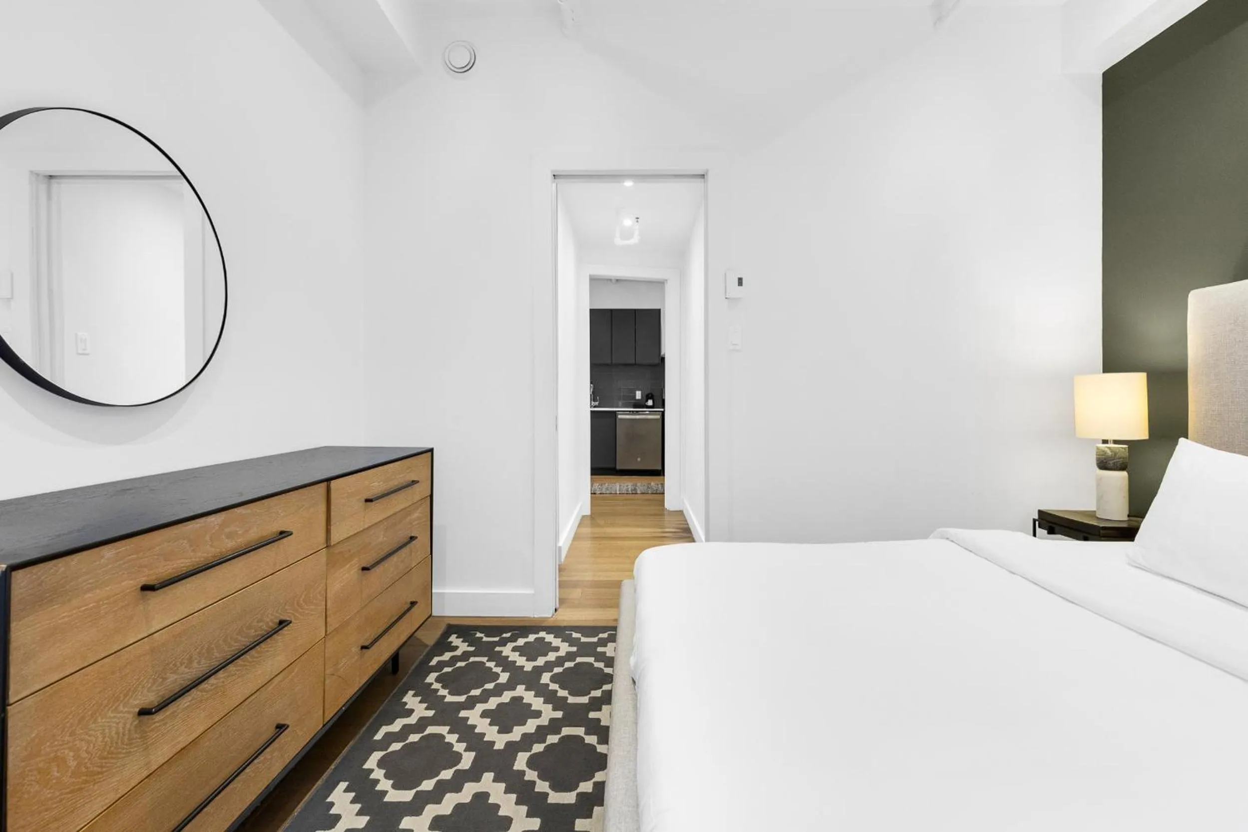 Bed in Bakan- Quartier des Congres, Convention District