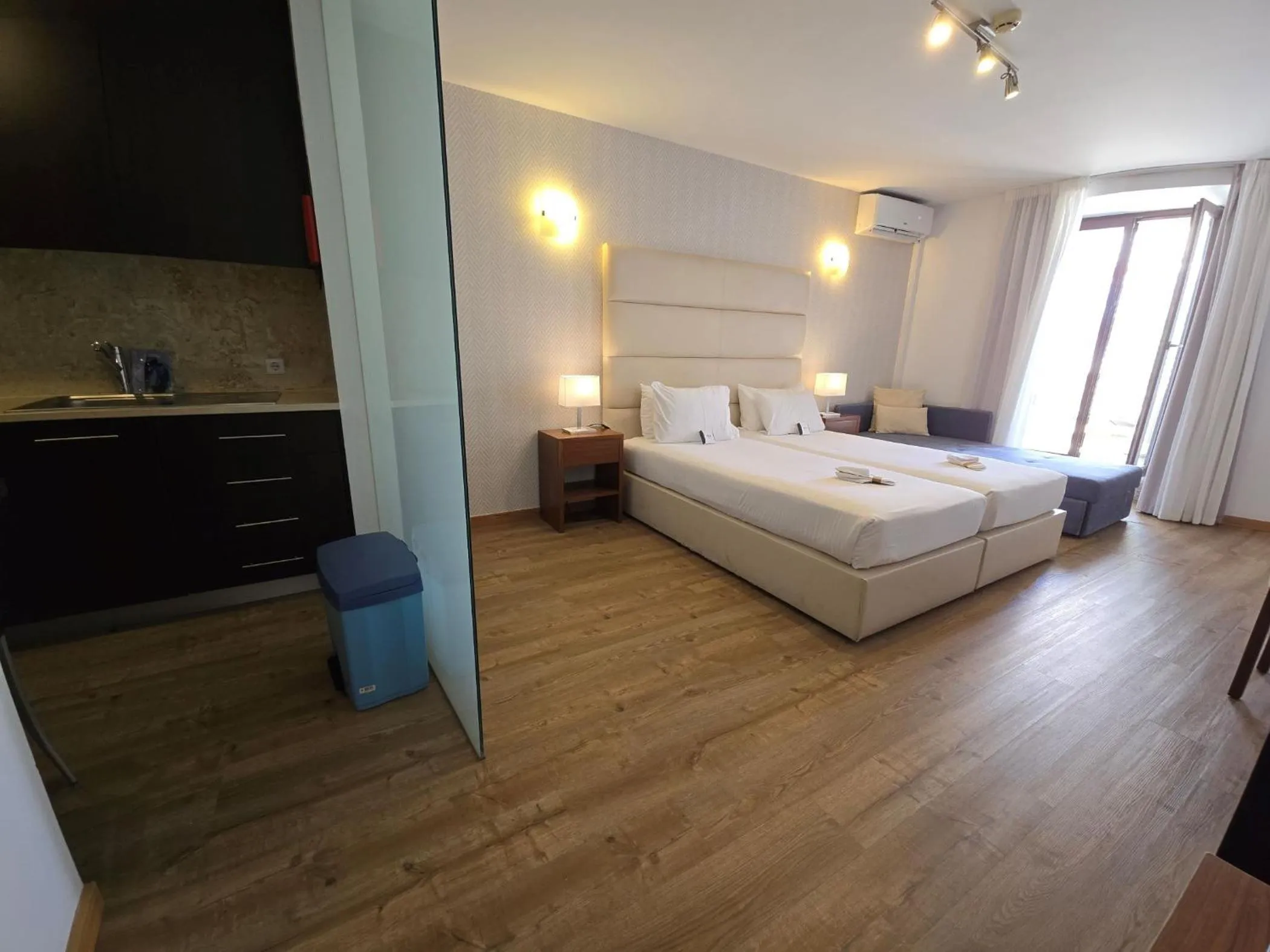 Photo of the whole room, Bed in Oca Vitoria Village