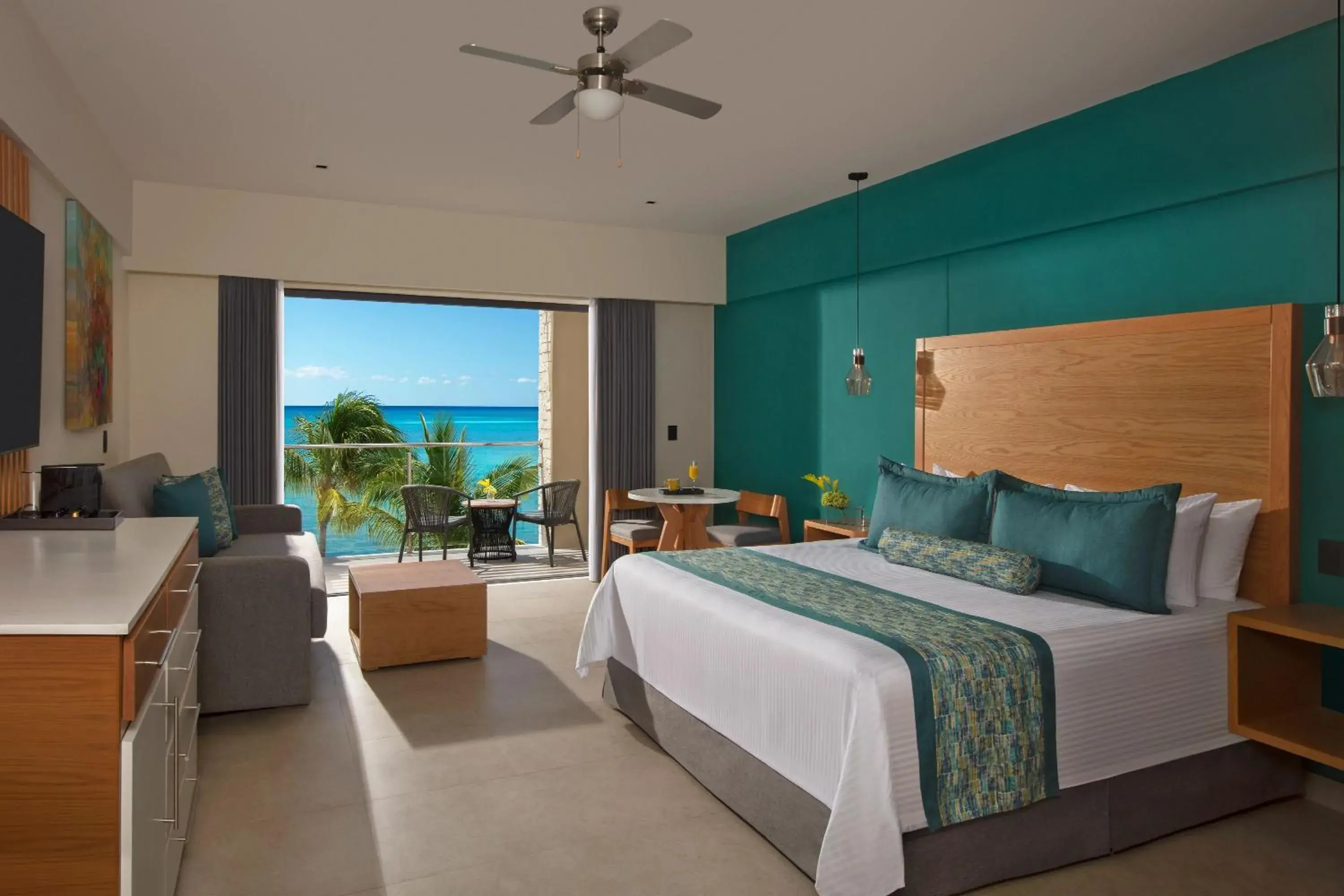 Preferred Club Jr Suite Ocean Front King Bed in Dreams Cozumel Cape Resort & Spa Preferred Club Jr Suite Ocean Front King Bed in Dreams Cozumel Cape Resort & Spa