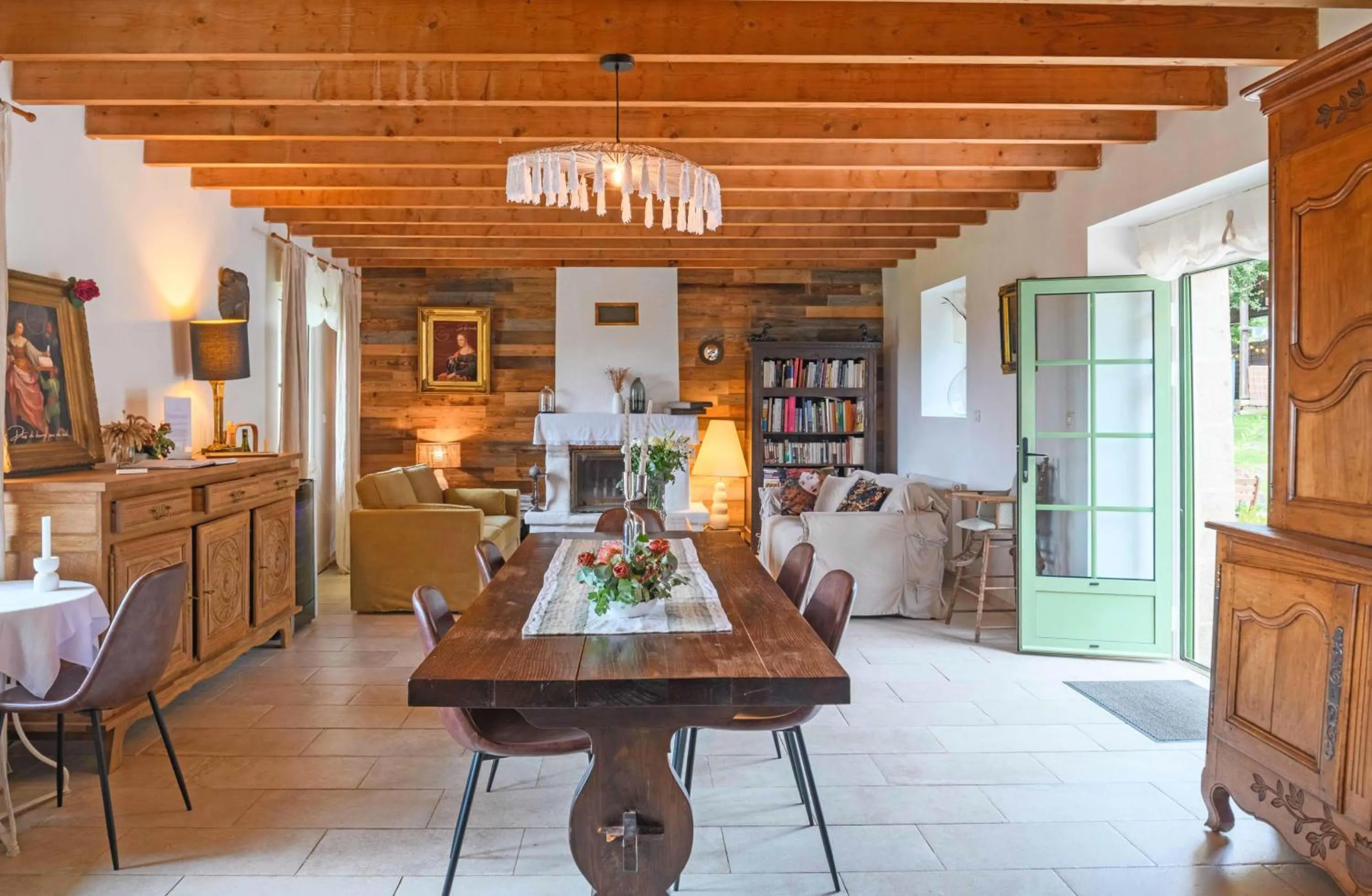 Property building in Les Pierres Bleues