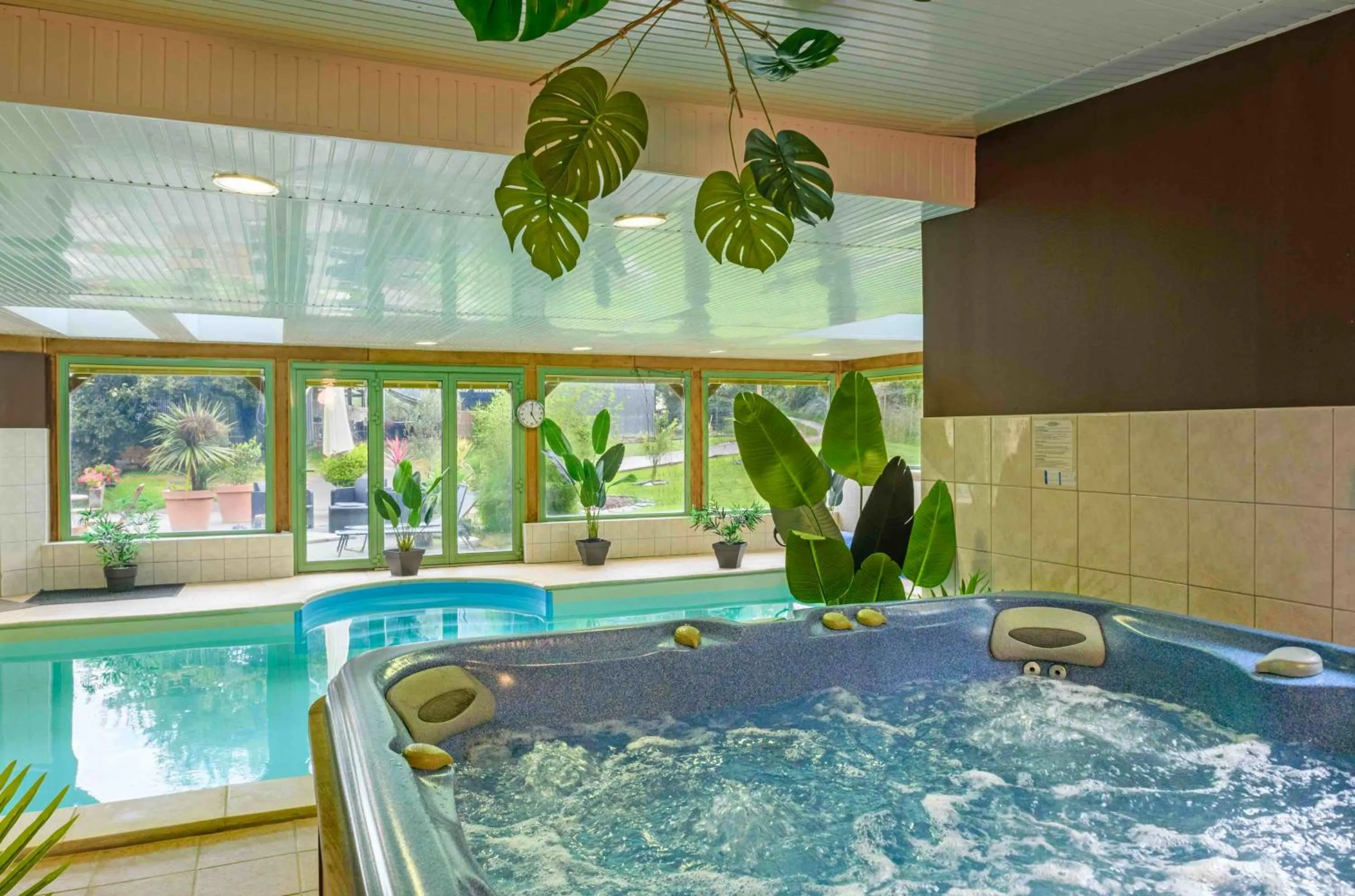 Swimming pool in Les Pierres Bleues