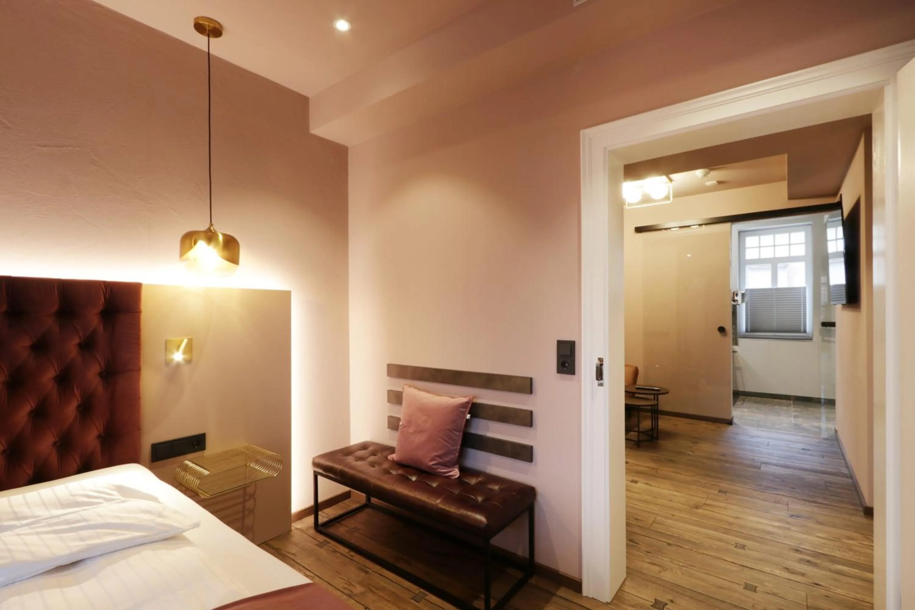 Photo of the whole room, Bed in REINHARDTs HOTEL