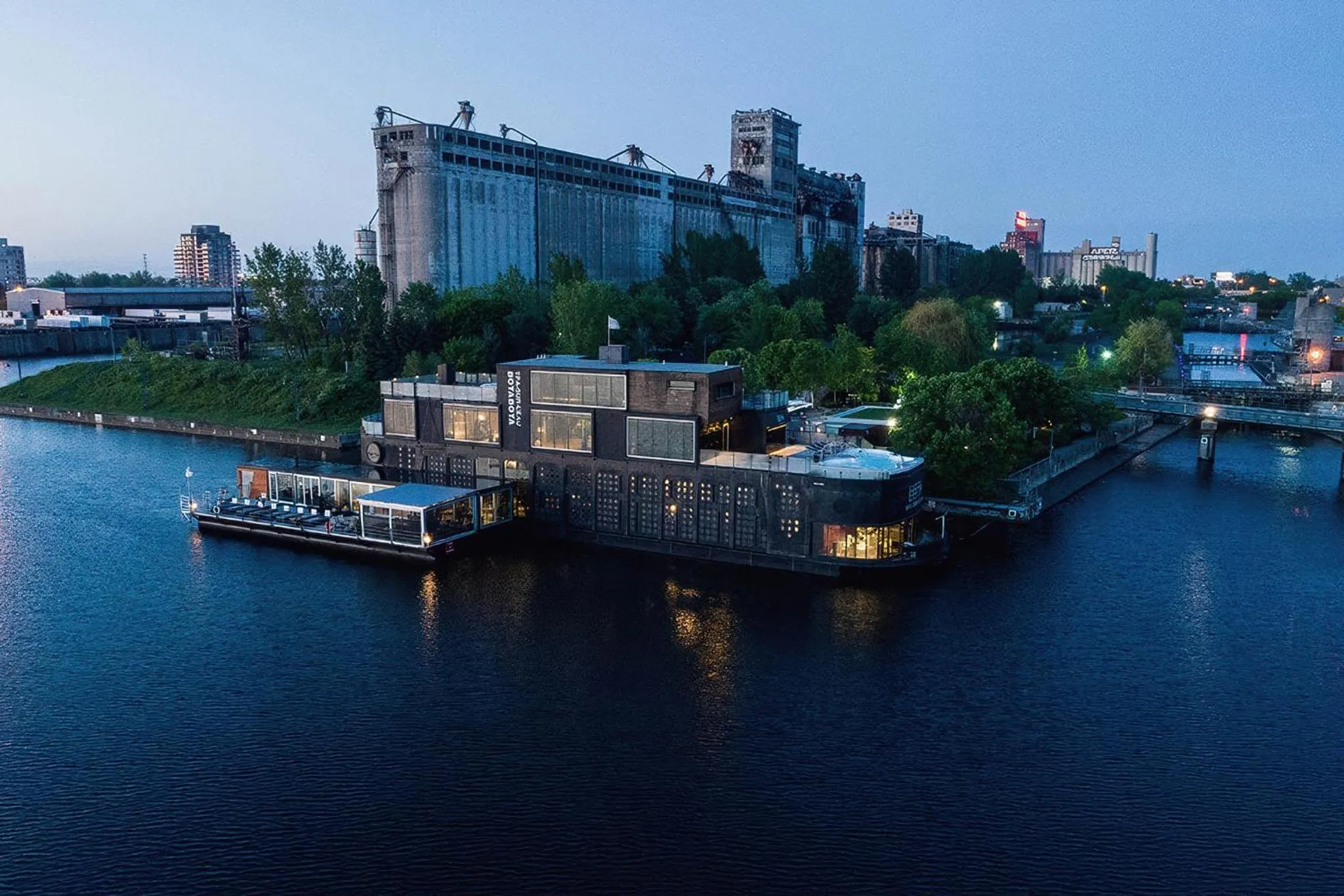 Nearby landmark in David Hotel