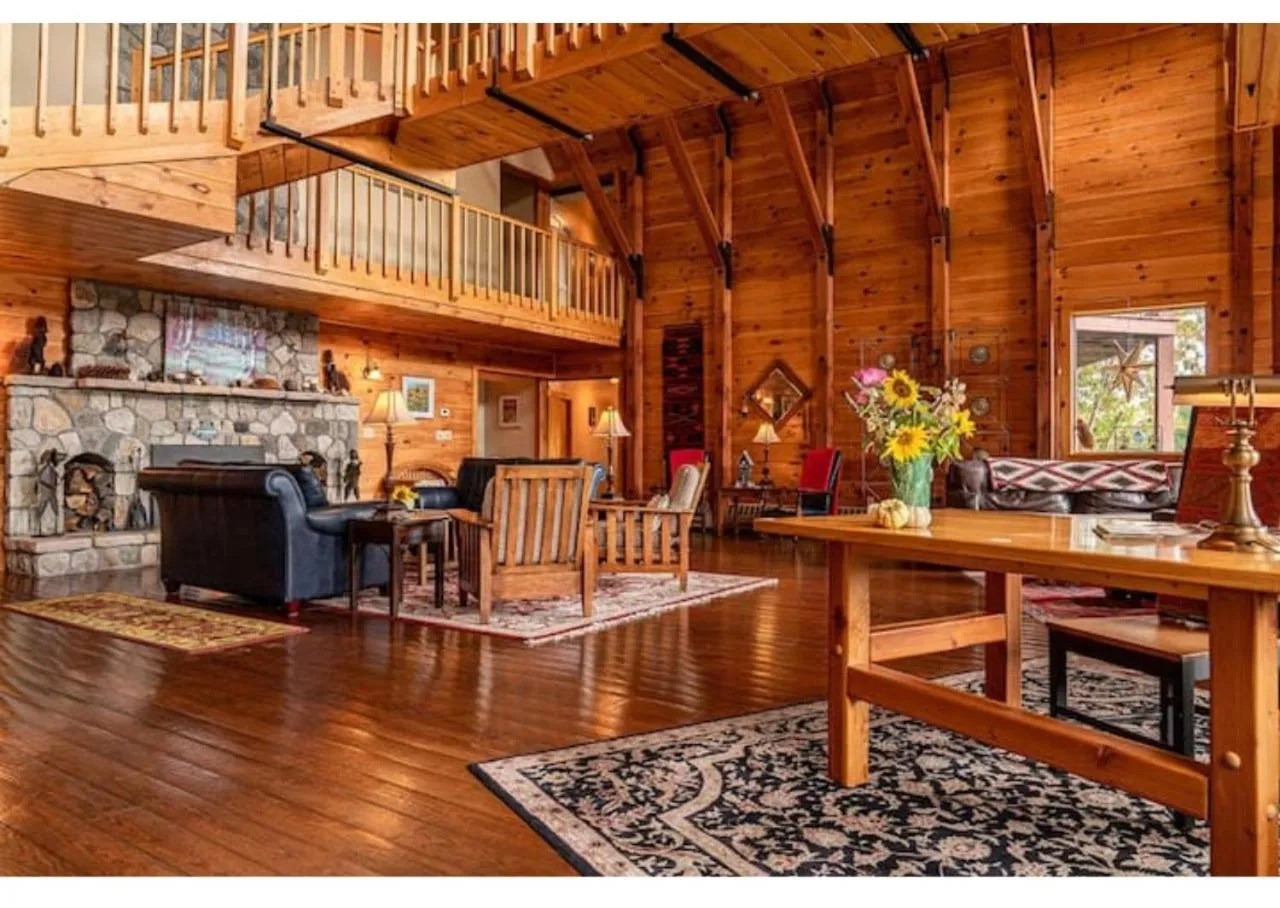 Point Au Roche Lodge