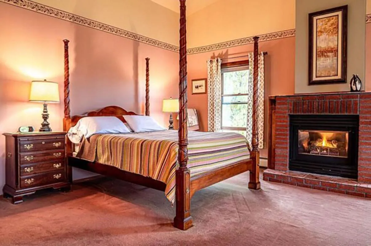 Bed in Point Au Roche Lodge