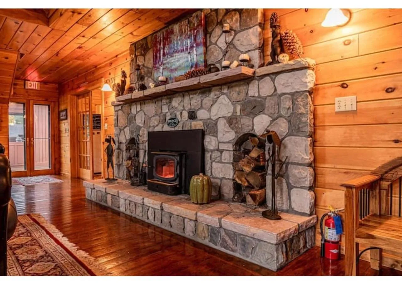 Point Au Roche Lodge