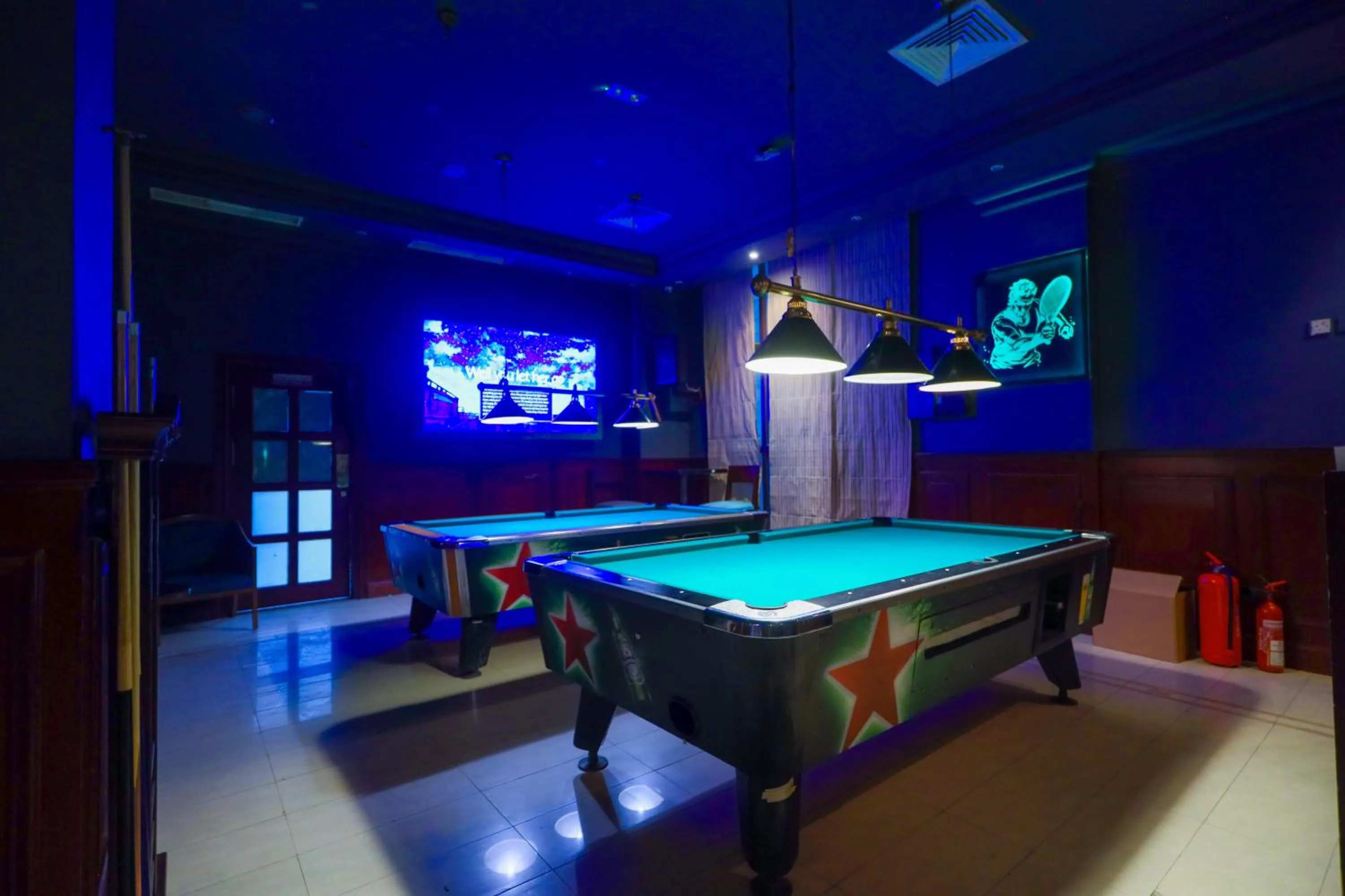 Restaurant/places to eat in Ramee Palace Hotel