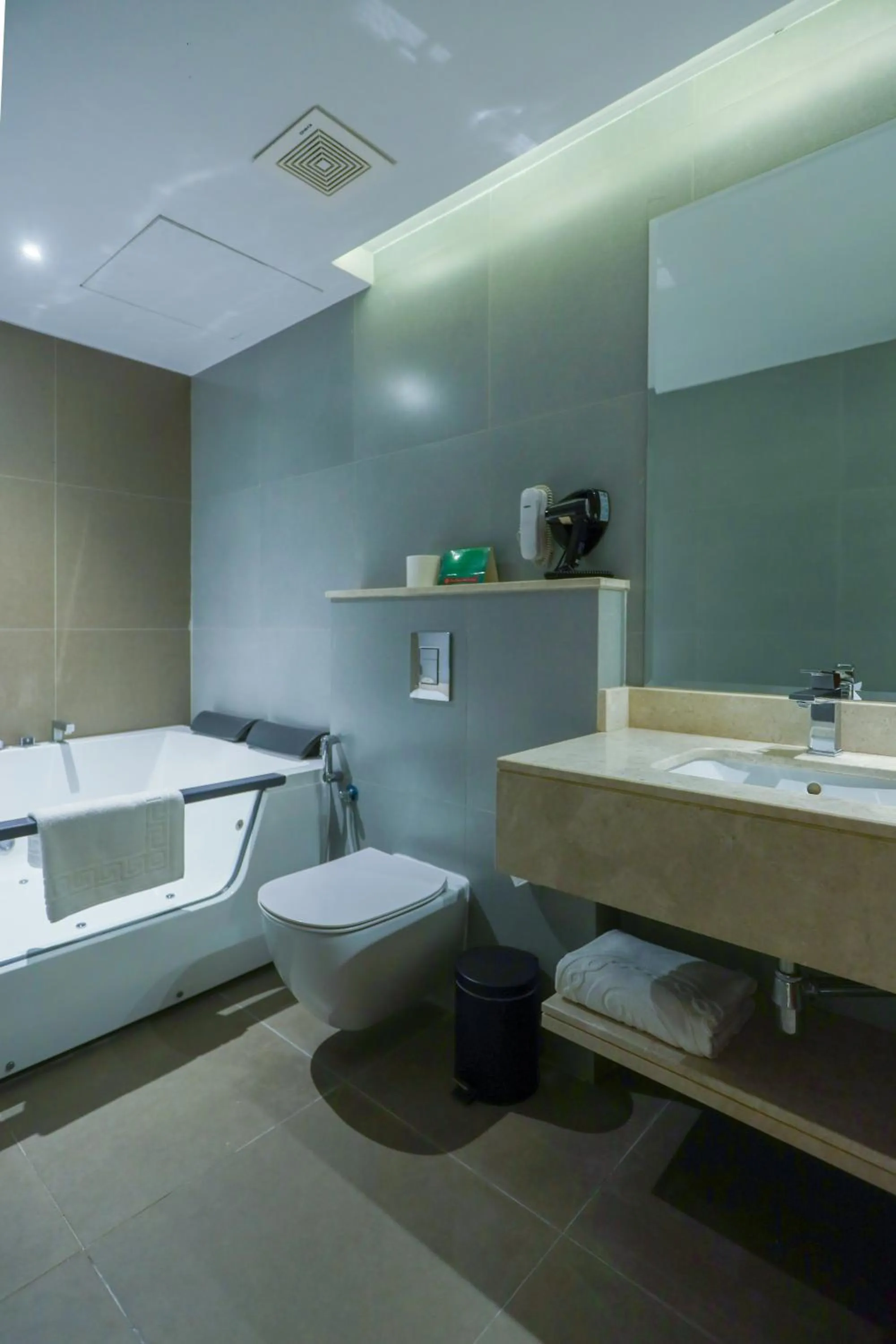 Toilet in Ramee Palace Hotel