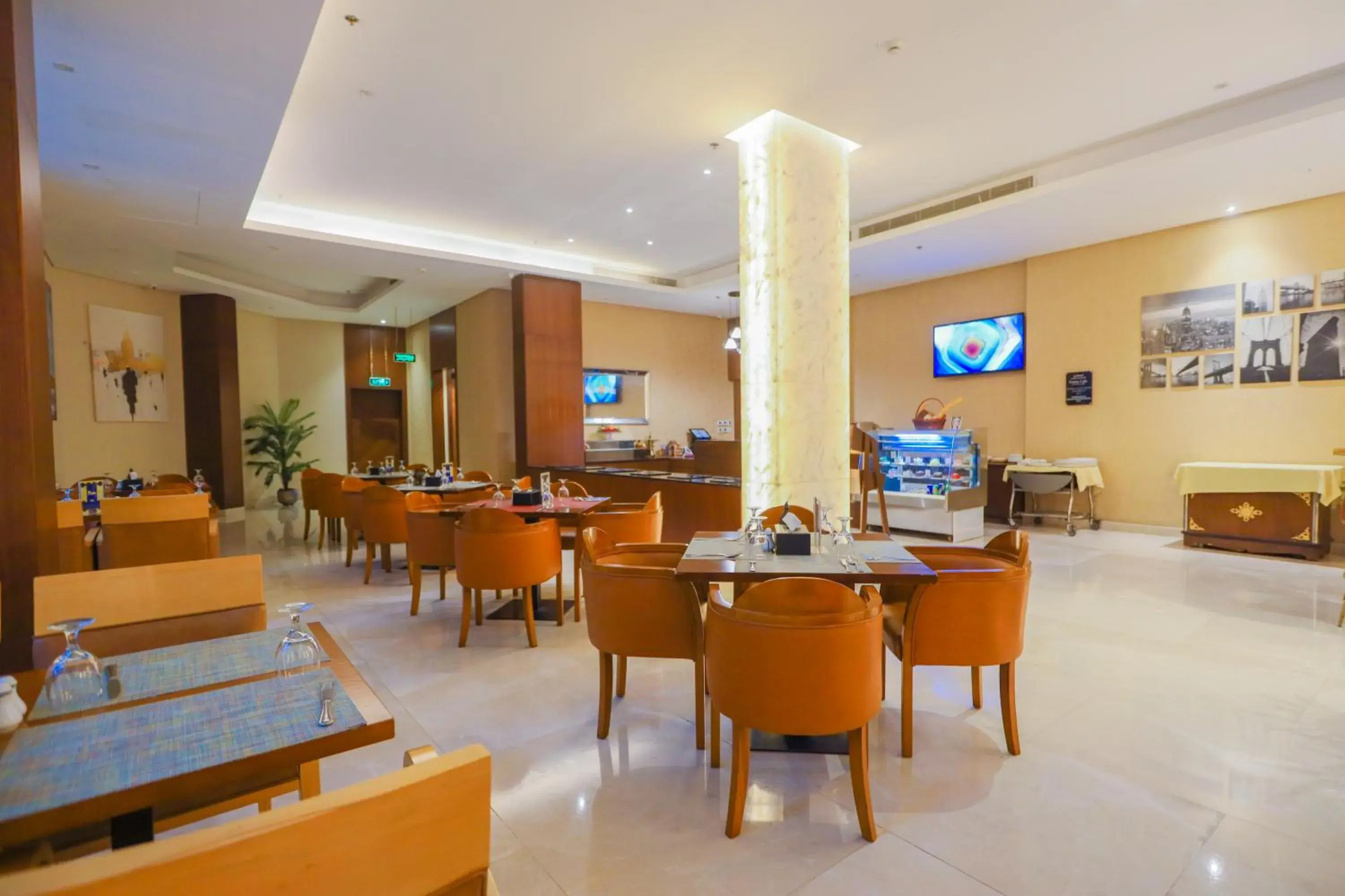 Restaurant/places to eat in Ramee Palace Hotel Restaurant/places to eat in Ramee Palace Hotel