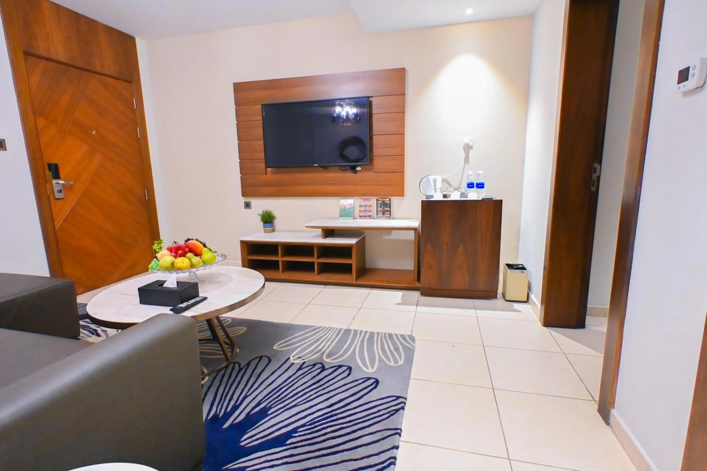 Living room in Ramee Palace Hotel