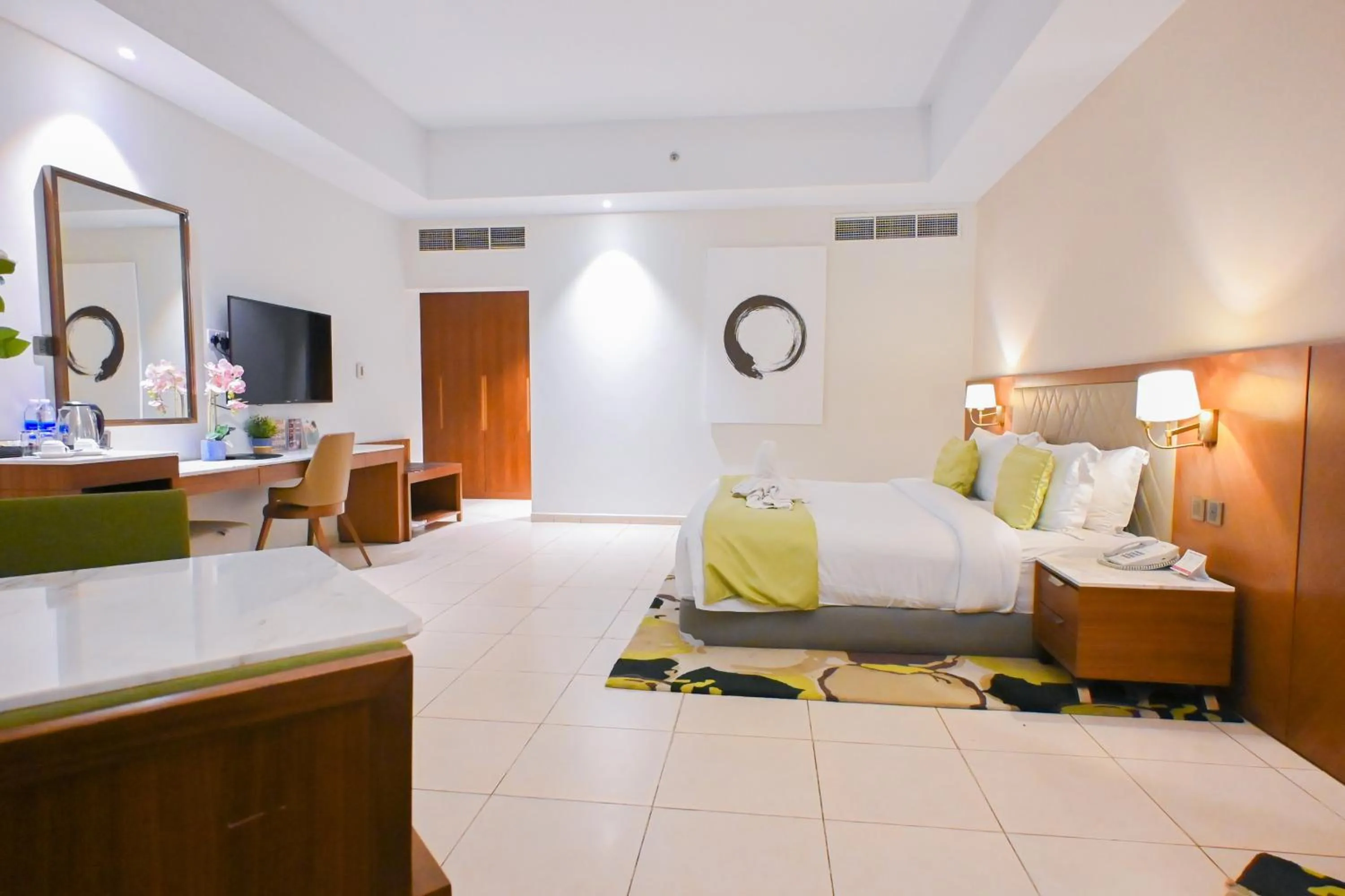 Bedroom, Bed in Ramee Palace Hotel