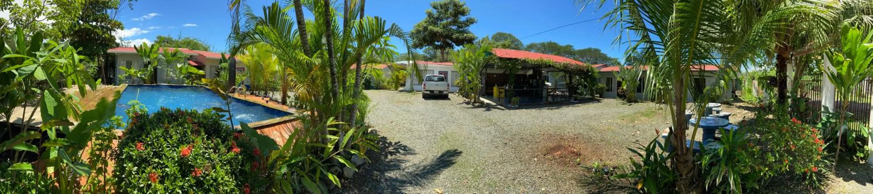 Garden in Rooms & Pool Macaws