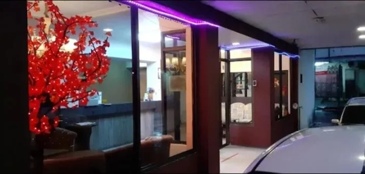 Facade/entrance in Hotel O Oriental Hotel