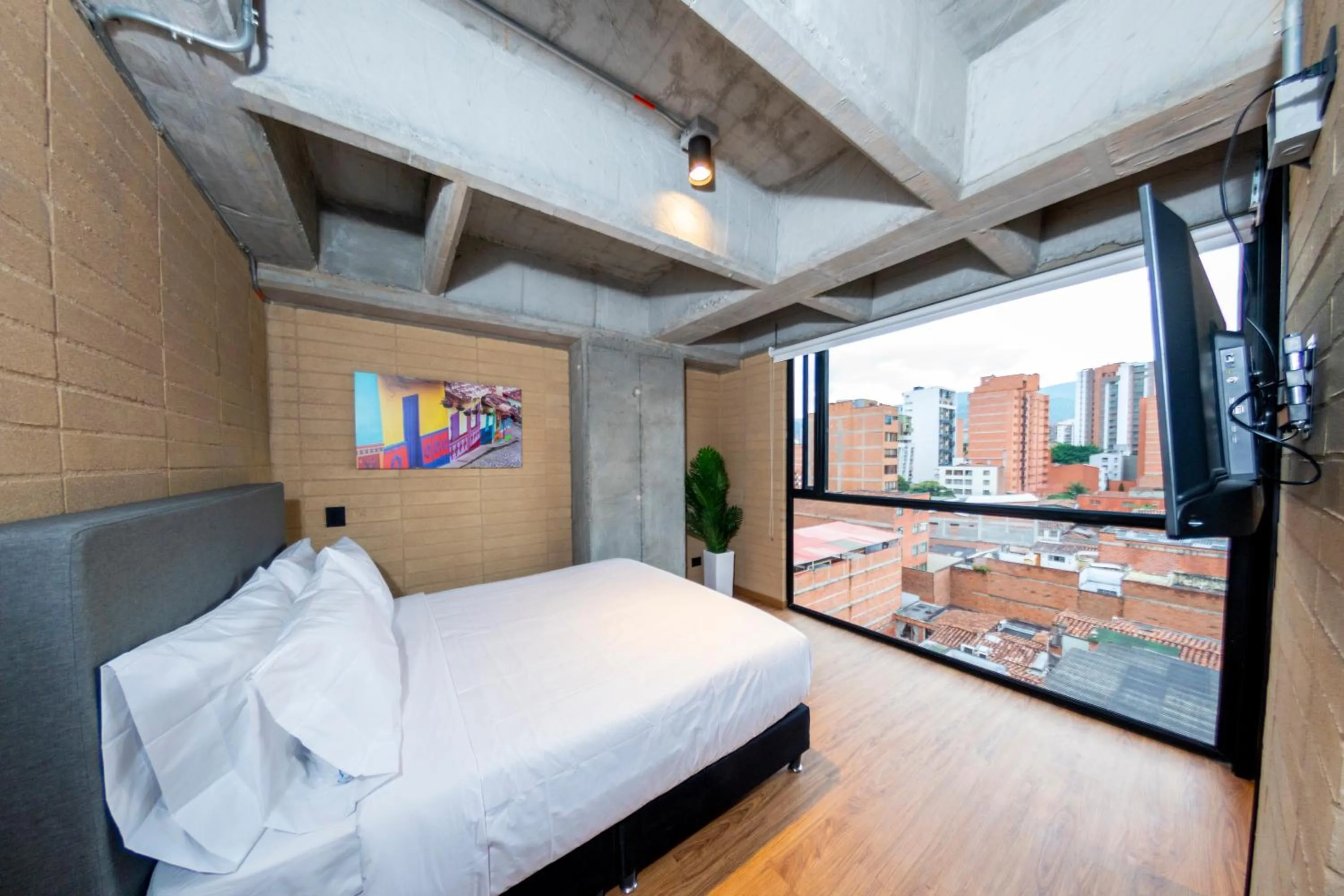 Photo of the whole room, Bed in Loft 43