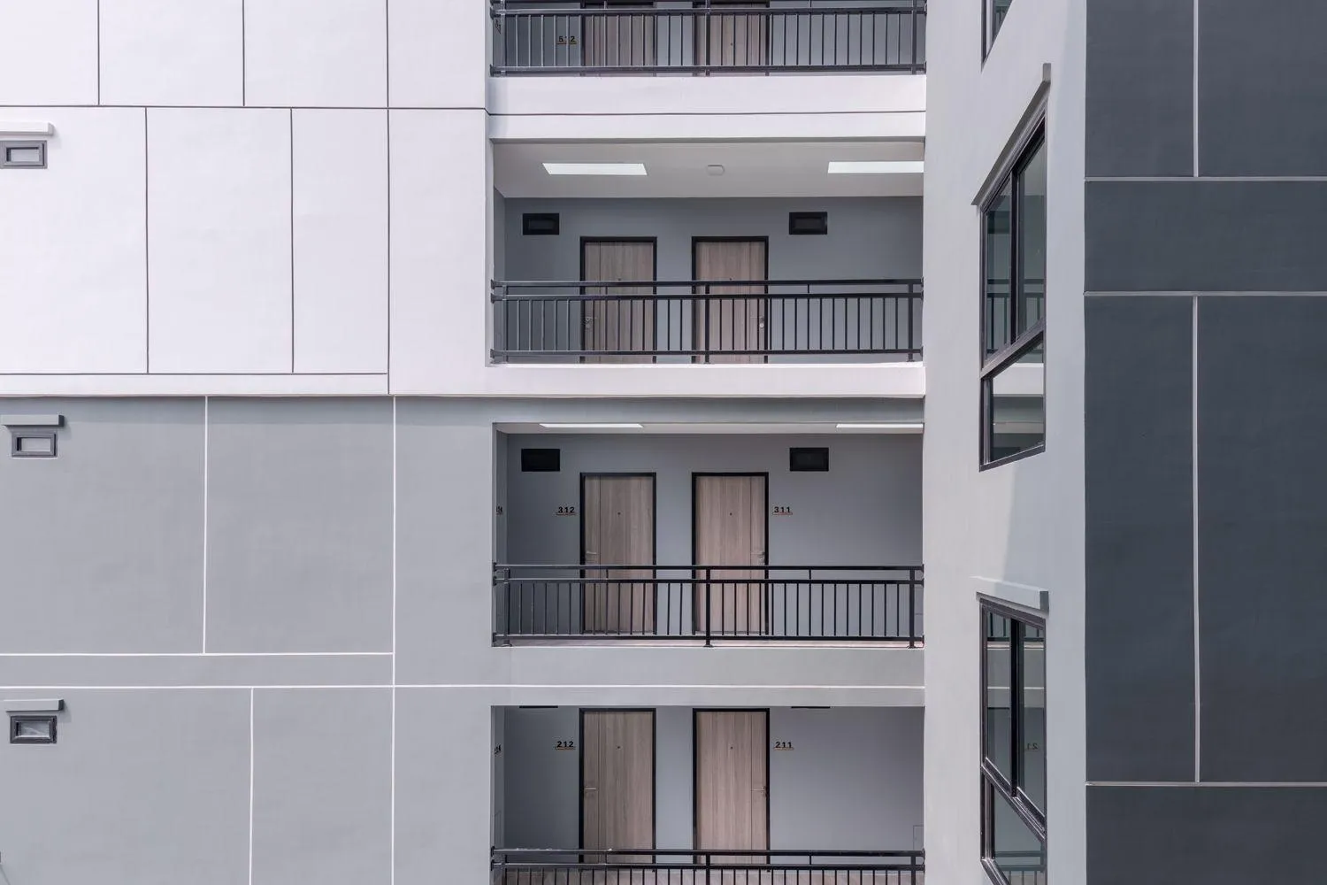 Property building in Aqua Residences อควา เรสซิเดนซ์ ห้องพักใหม่ให้เช่า ติดรถไฟฟ้าสถานีวุฒากาศ