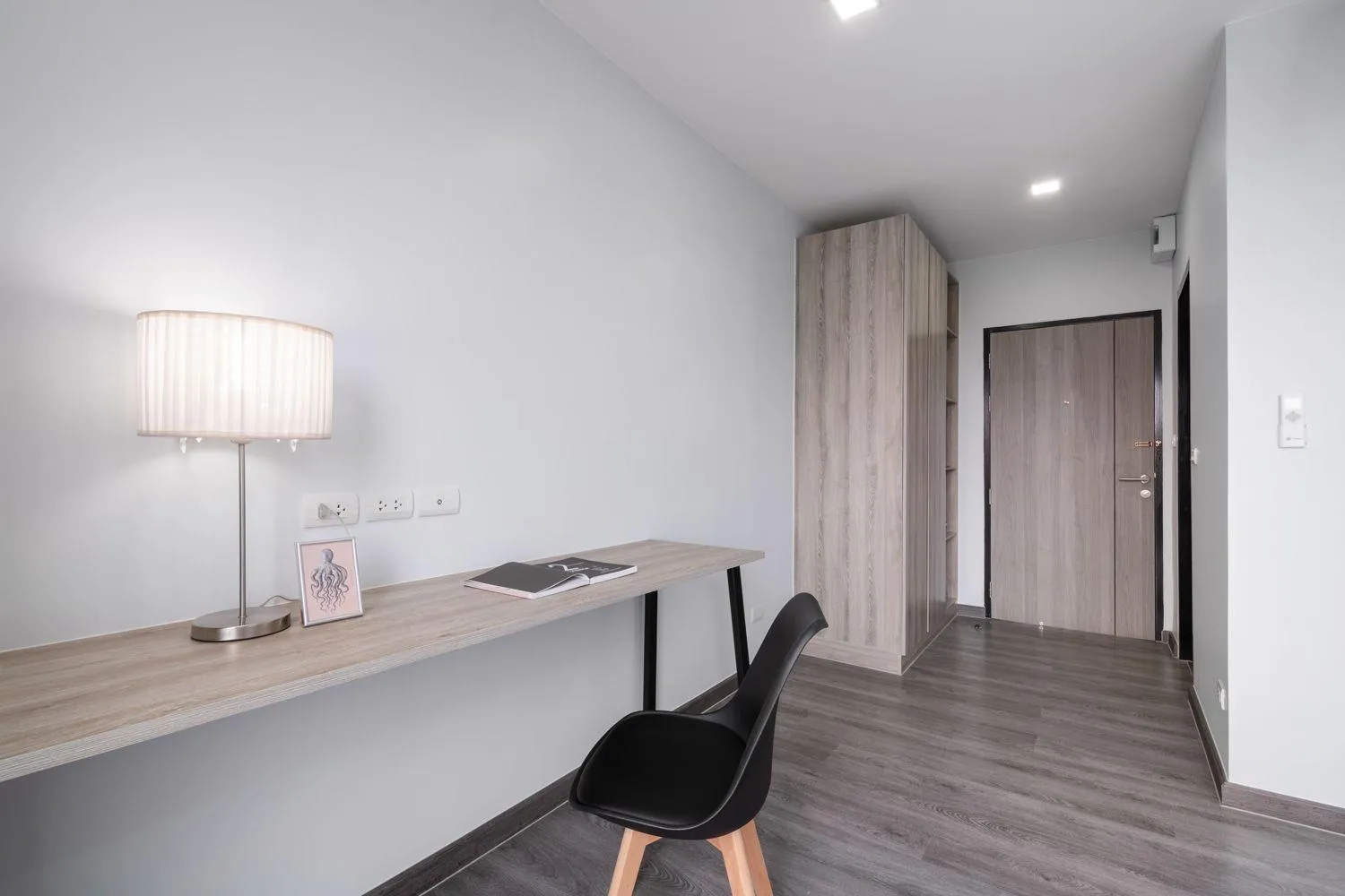 Dining area in Aqua Residences อควา เรสซิเดนซ์ ห้องพักใหม่ให้เช่า ติดรถไฟฟ้าสถานีวุฒากาศ