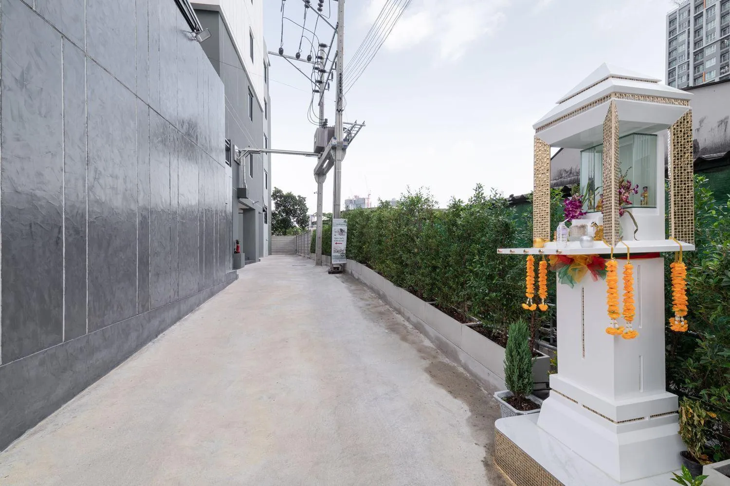 Property building in Aqua Residences อควา เรสซิเดนซ์ ห้องพักใหม่ให้เช่า ติดรถไฟฟ้าสถานีวุฒากาศ