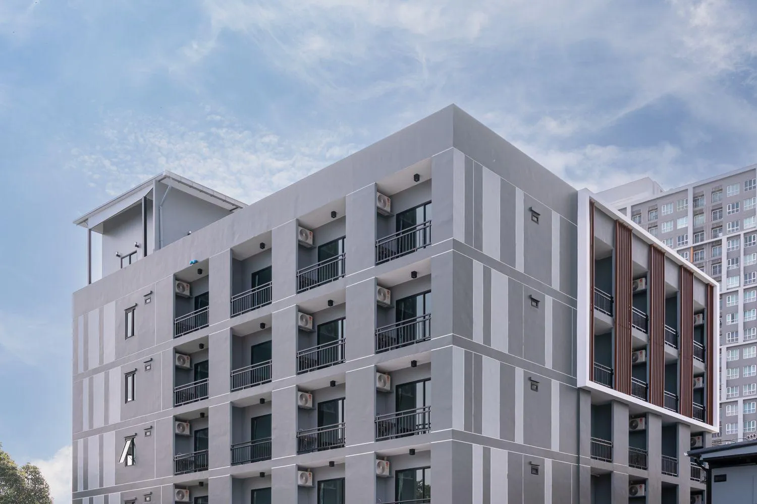 Property building in Aqua Residences อควา เรสซิเดนซ์ ห้องพักใหม่ให้เช่า ติดรถไฟฟ้าสถานีวุฒากาศ