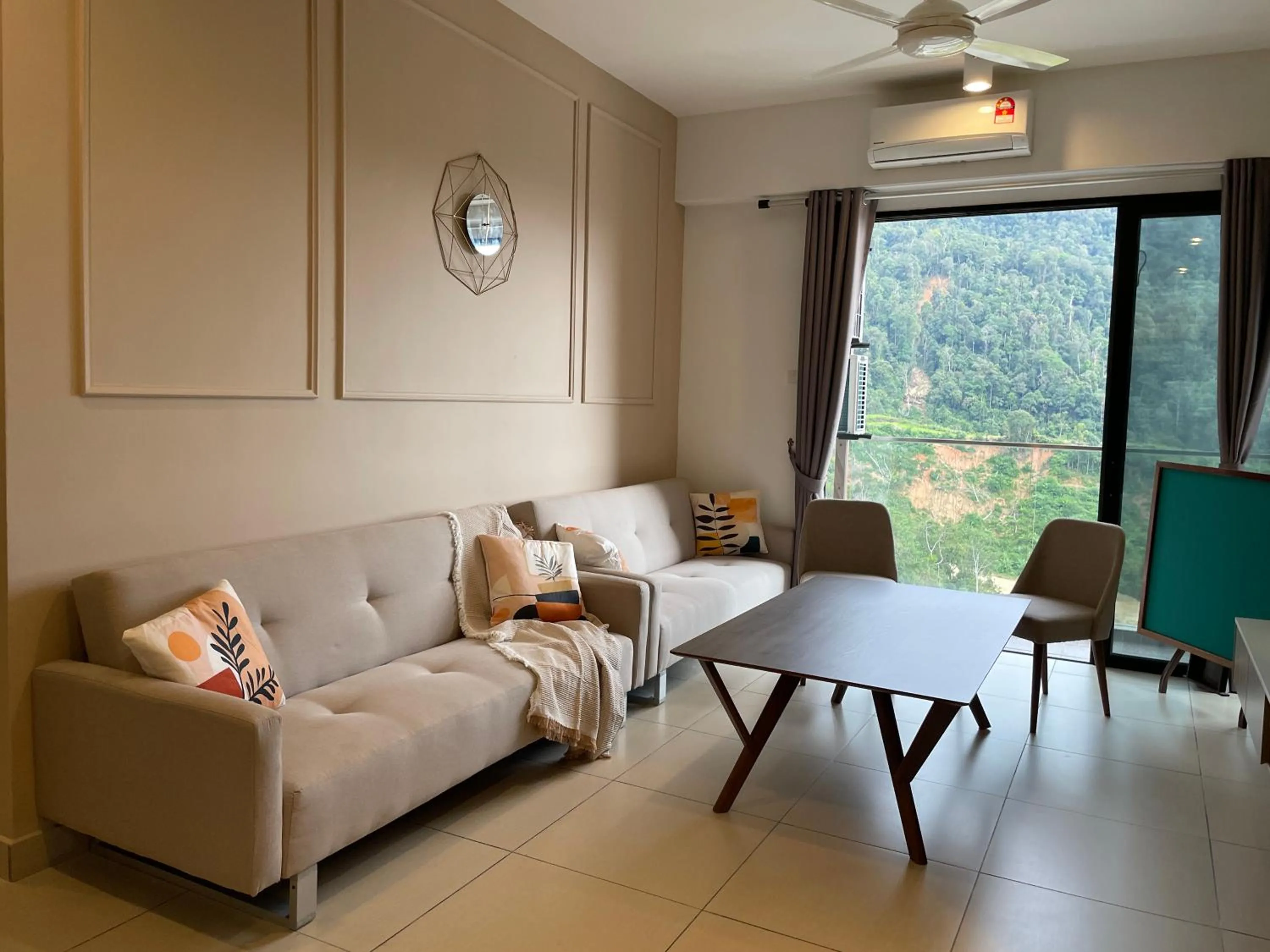 Two-Bedroom Apartment in INS Home at Midhills Genting Highlands Free WiFi