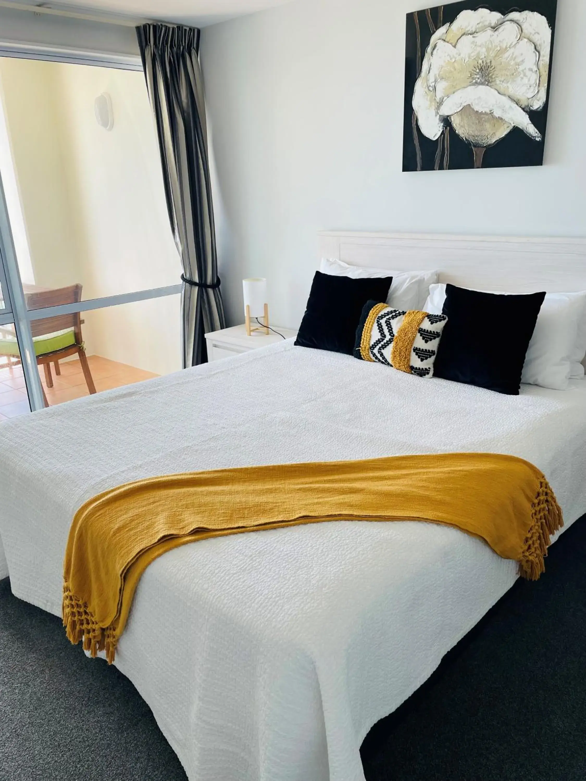 Bed in Beaumont Apartments Bed in Beaumont Apartments