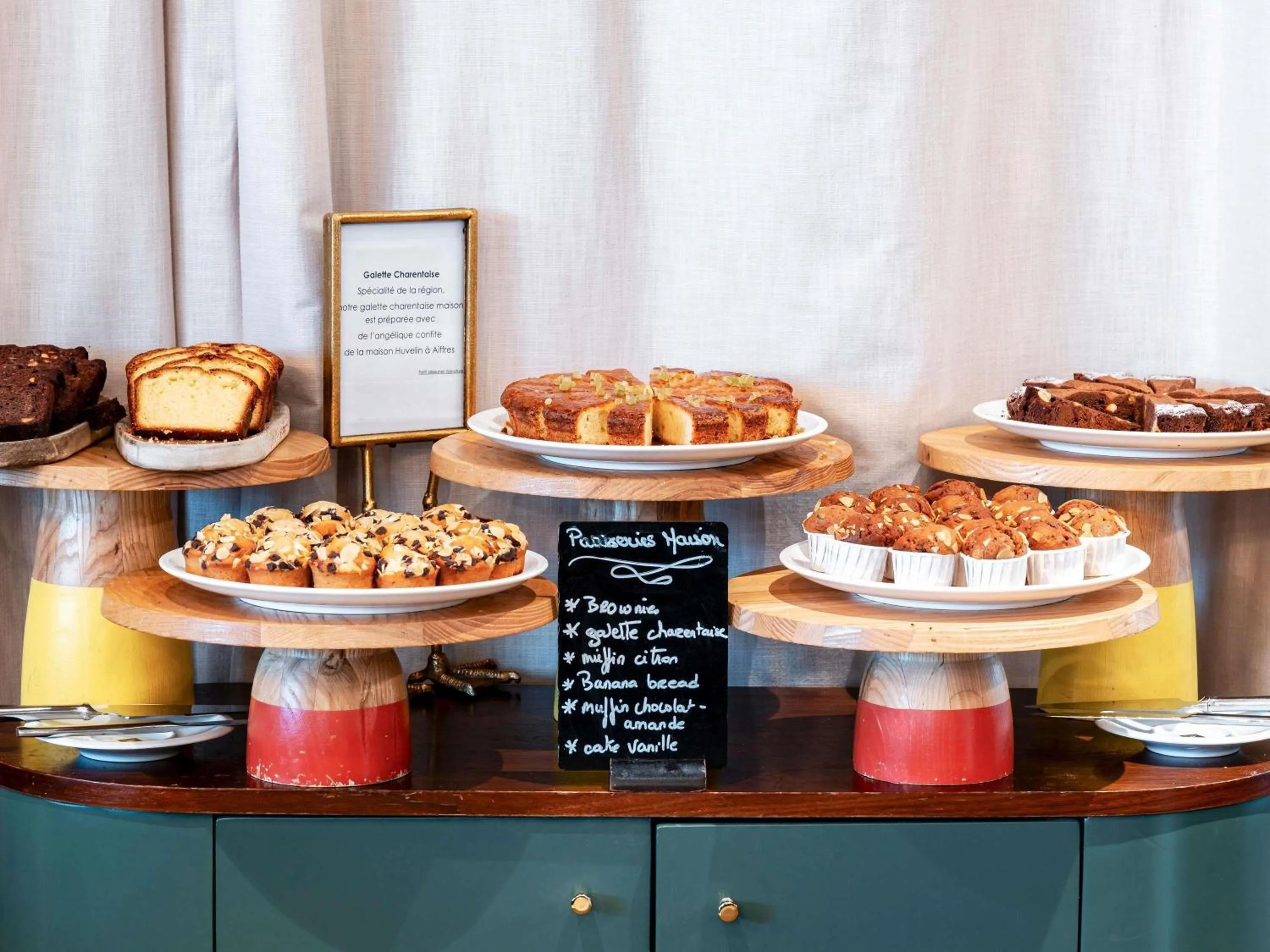 Breakfast in La Grande Terrasse Hotel & Spa La Rochelle - MGallery Collection