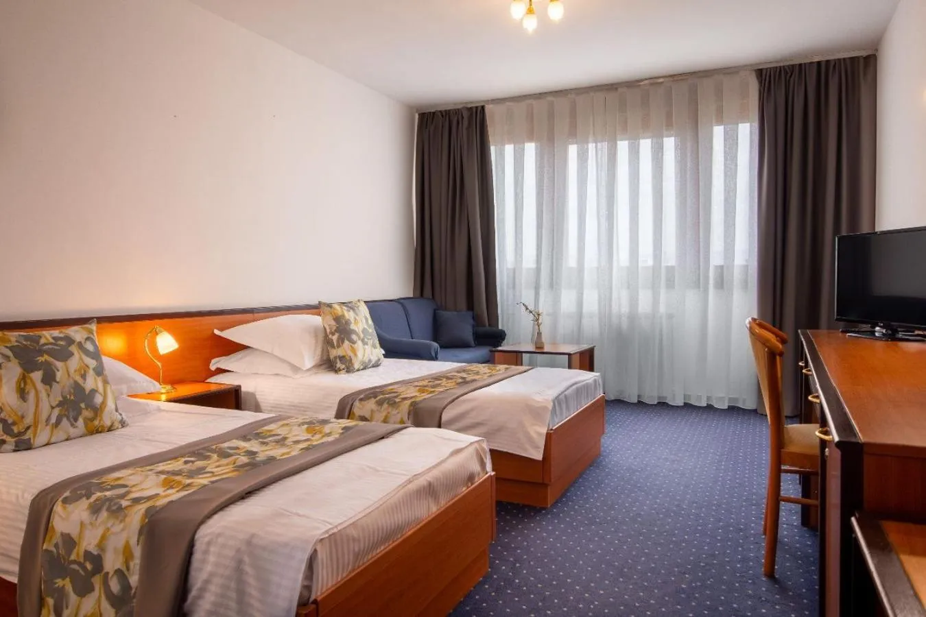 Bed in Hotel Novi Zagreb