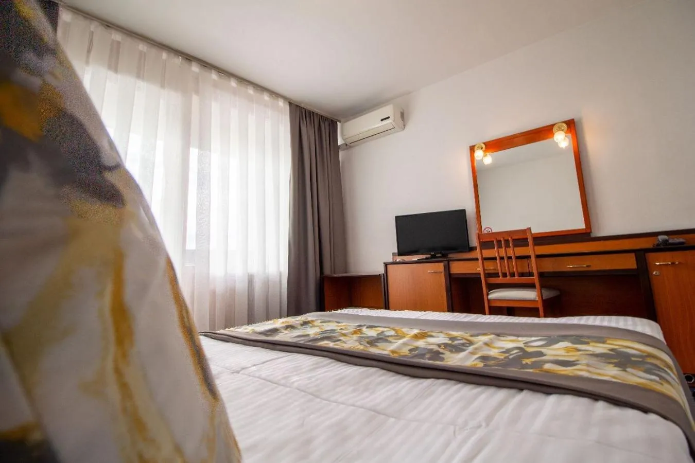 Bed in Hotel Novi Zagreb