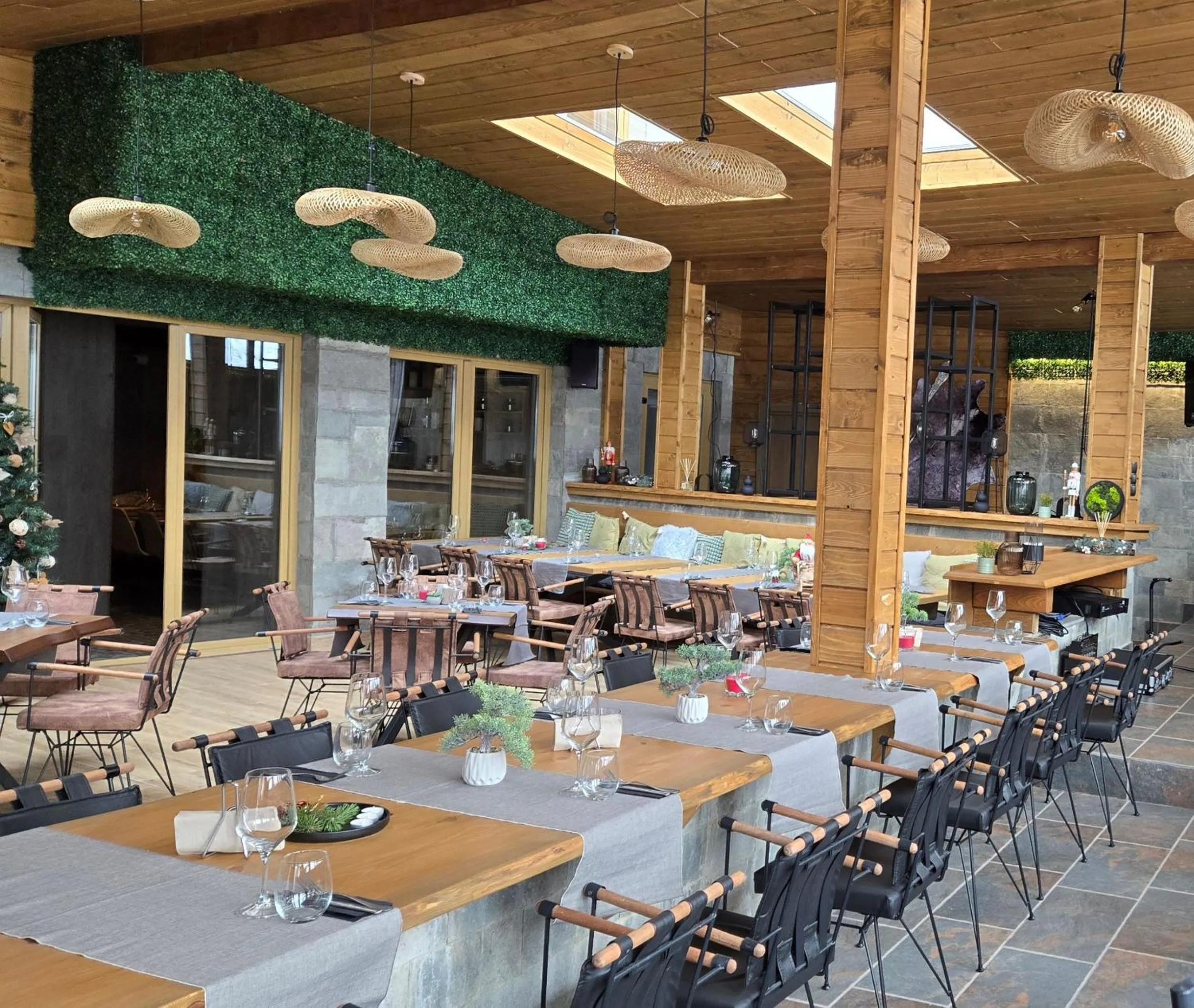 Restaurant/places to eat in BOUTIQUE Hotel ENTRY E