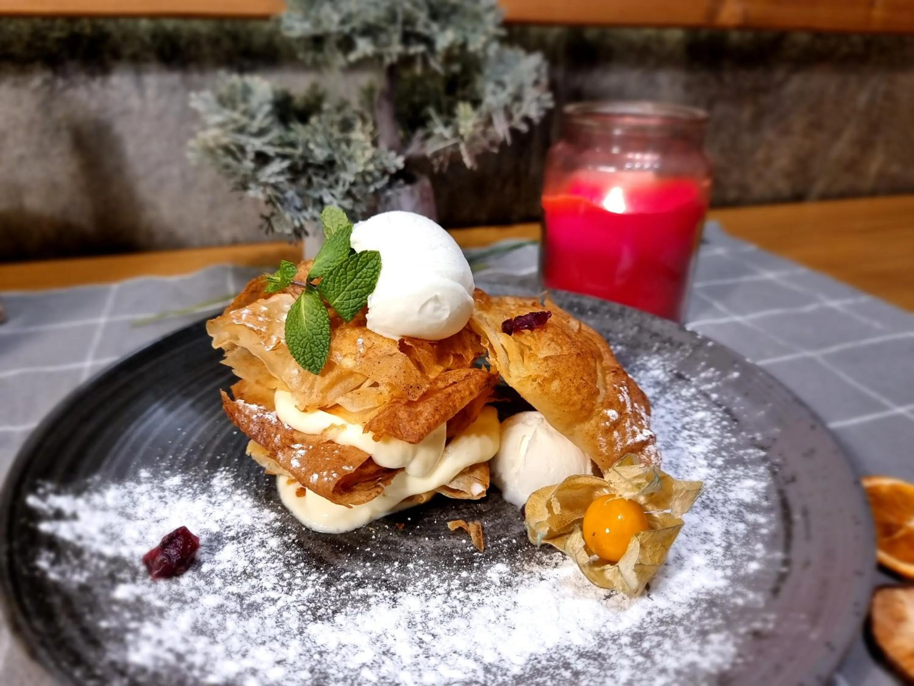 Restaurant/places to eat in BOUTIQUE Hotel ENTRY E