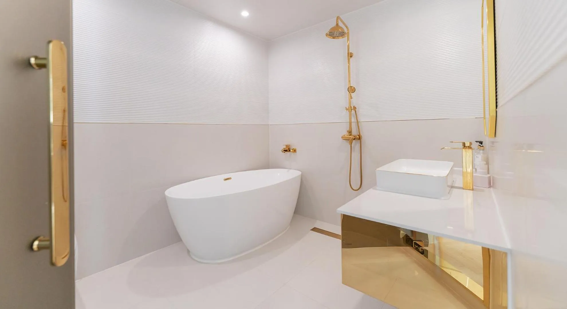 Bathroom in Denbasta forest Hotel