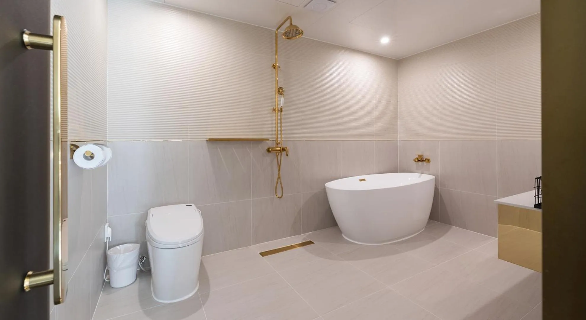 Bathroom in Denbasta forest Hotel