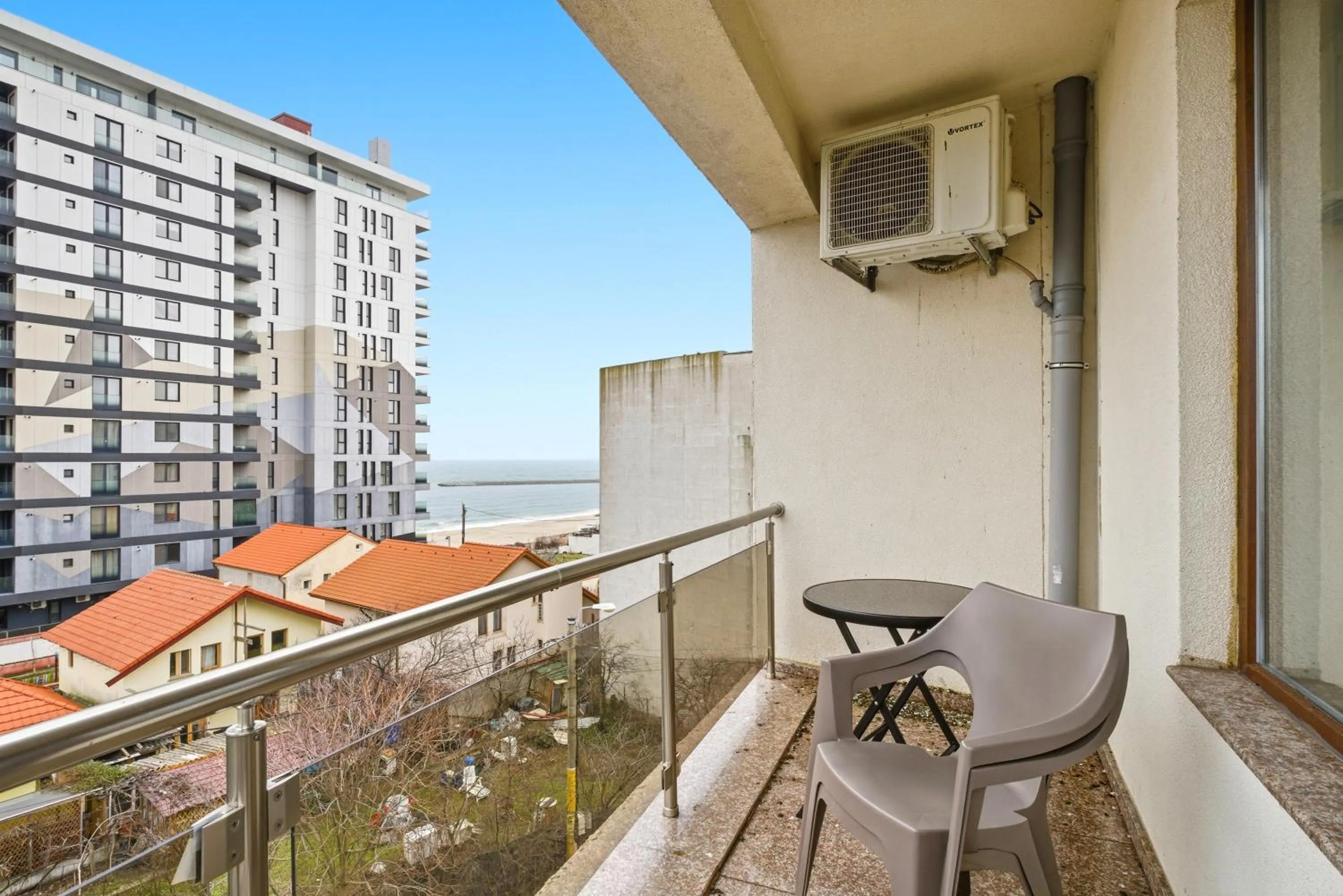 REYNA APART HOTEL
