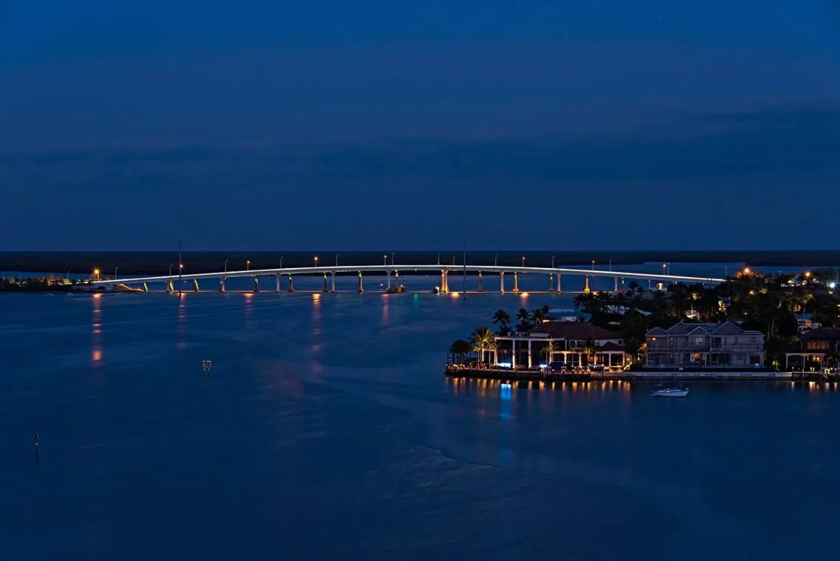 Night in ELEVATED 955 - Spacious Family Riverfront home 4 Bedrooms