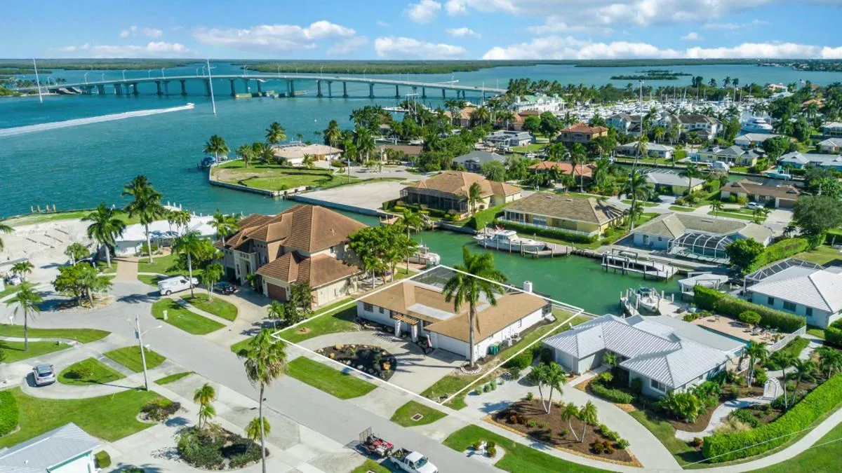 Bird's eye view in ELEVATED 955 - Spacious Family Riverfront home 4 Bedrooms