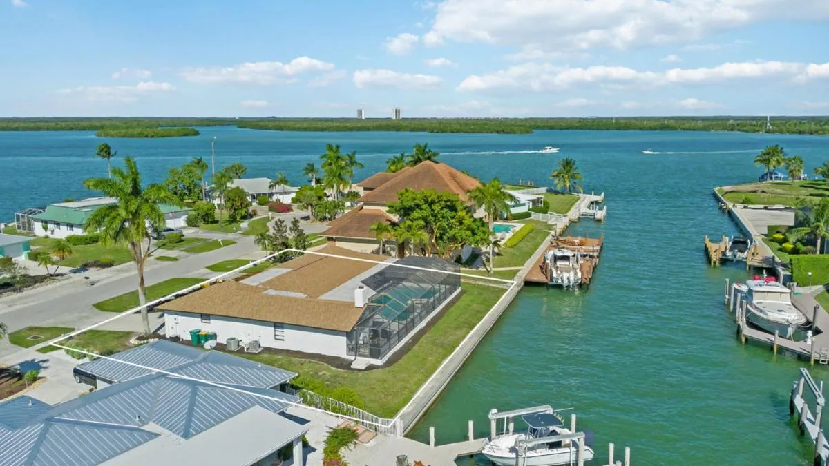 Bird's eye view in ELEVATED 955 - Spacious Family Riverfront home 4 Bedrooms