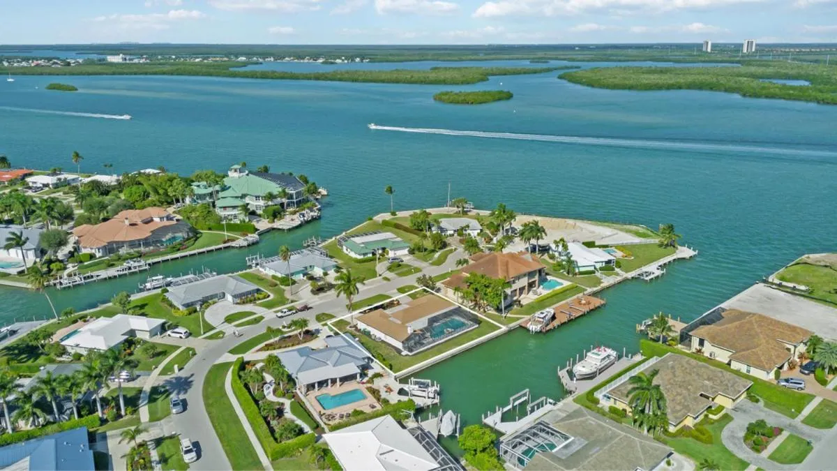 Bird's eye view in ELEVATED 955 - Spacious Family Riverfront home 4 Bedrooms