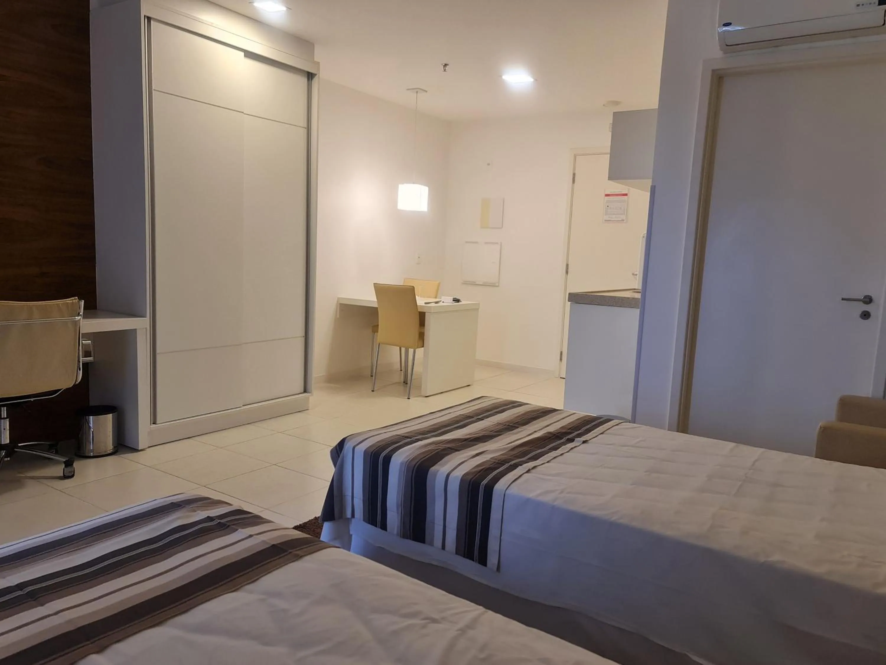 Bedroom, Bed in Flat Particular - SHN - Vista Livre Esplanada