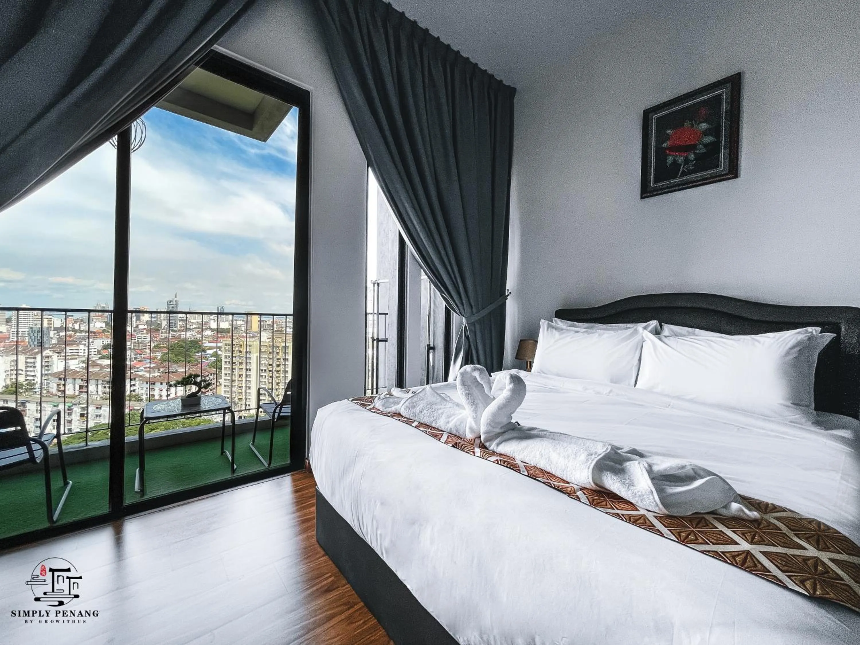 Bedroom, Bed in Beacon Executive Suites