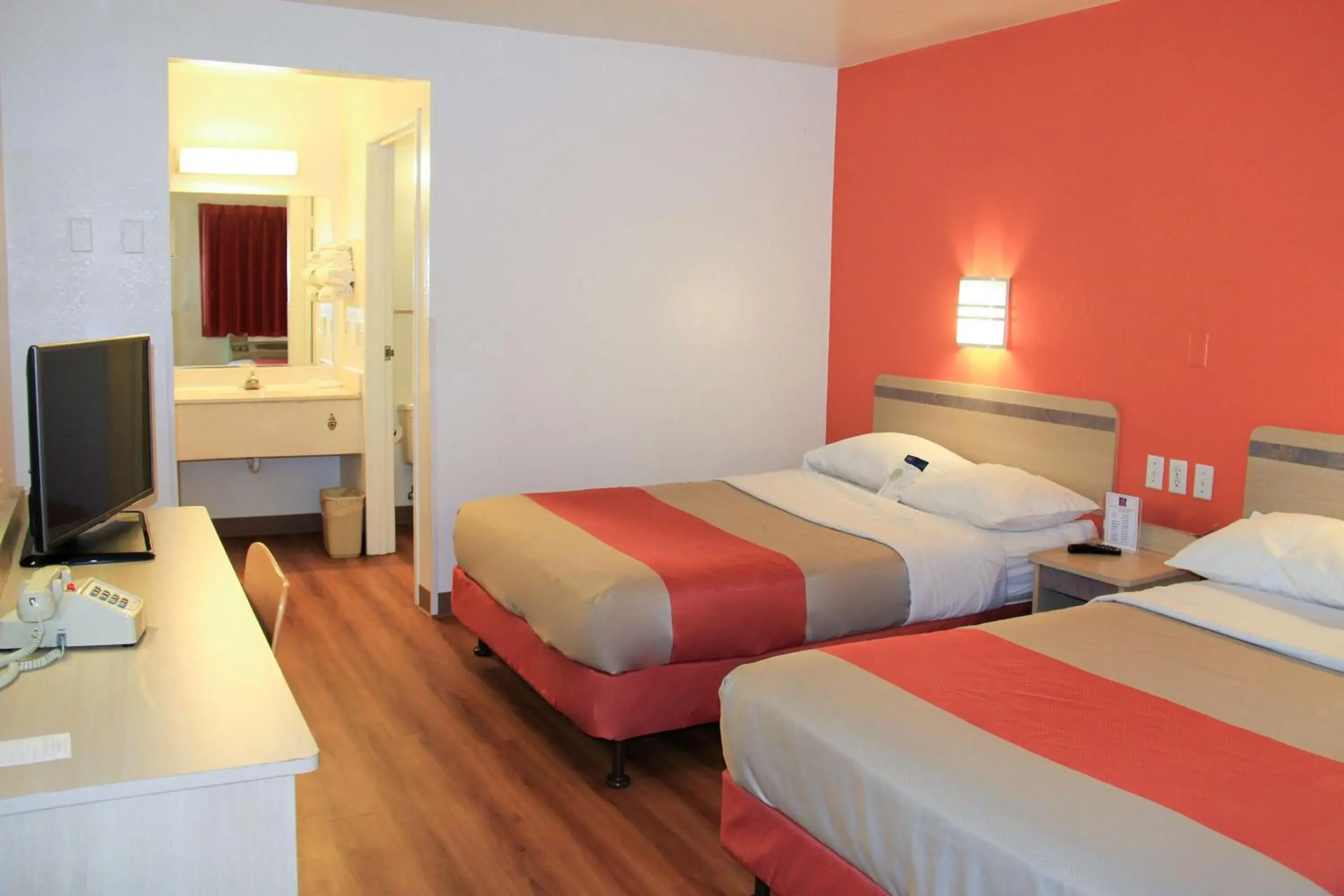 Photo of the whole room, Bed in Motel 6-Enfield, CT - Hartford Photo of the whole room, Bed in Motel 6-Enfield, CT - Hartford