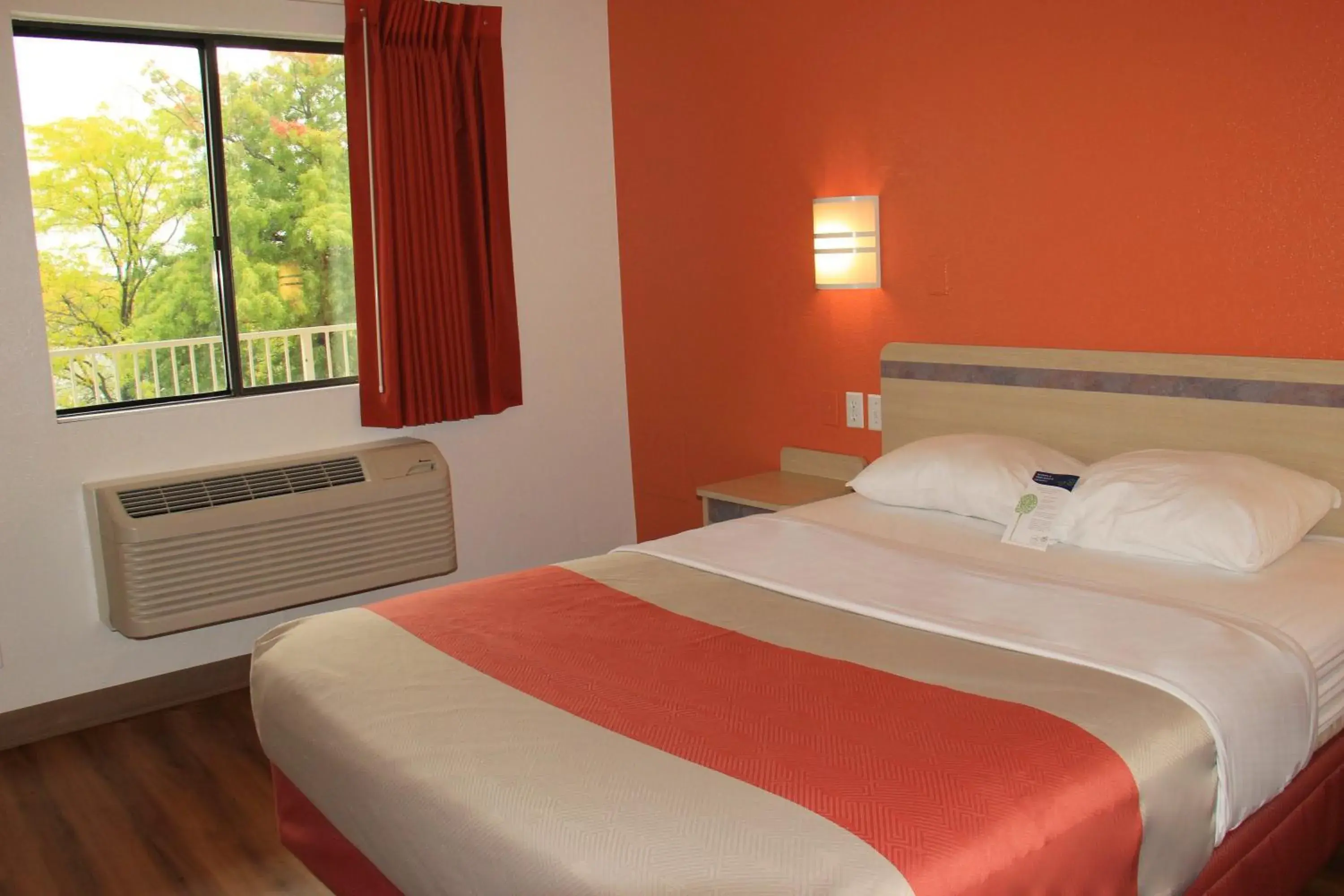 Day, Bed in Motel 6-Enfield, CT - Hartford Day, Bed in Motel 6-Enfield, CT - Hartford