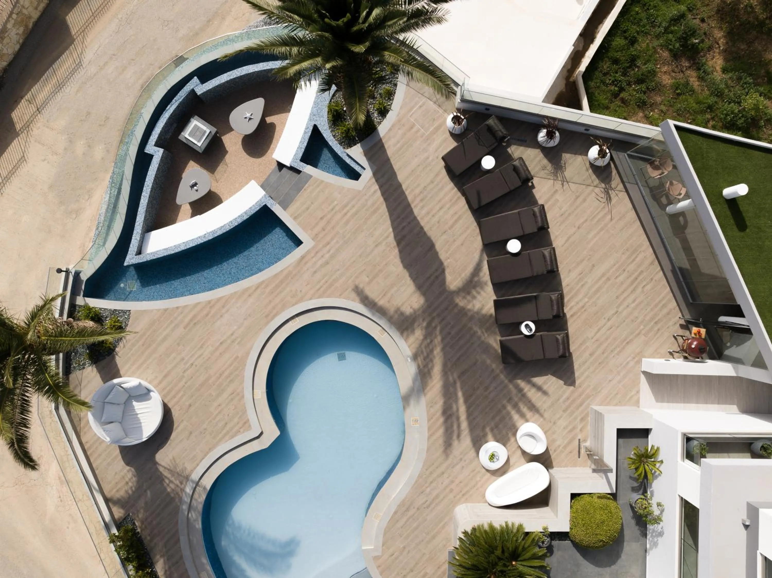 Villa Kalliston - 4000m2 of Elevated Living