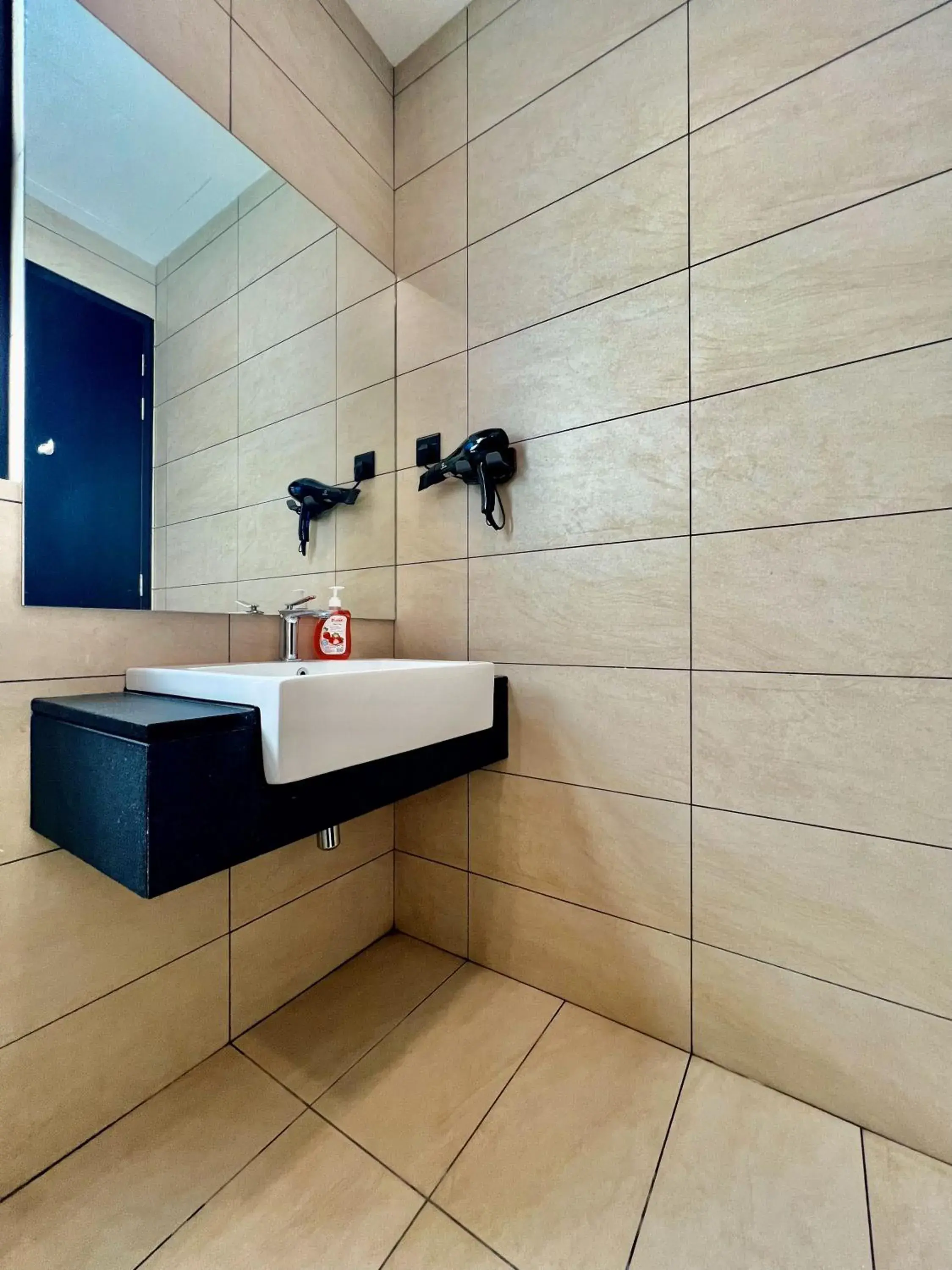 Bathroom in Opus Residence KL by EUcation Home Bathroom in Opus Residence KL by EUcation Home
