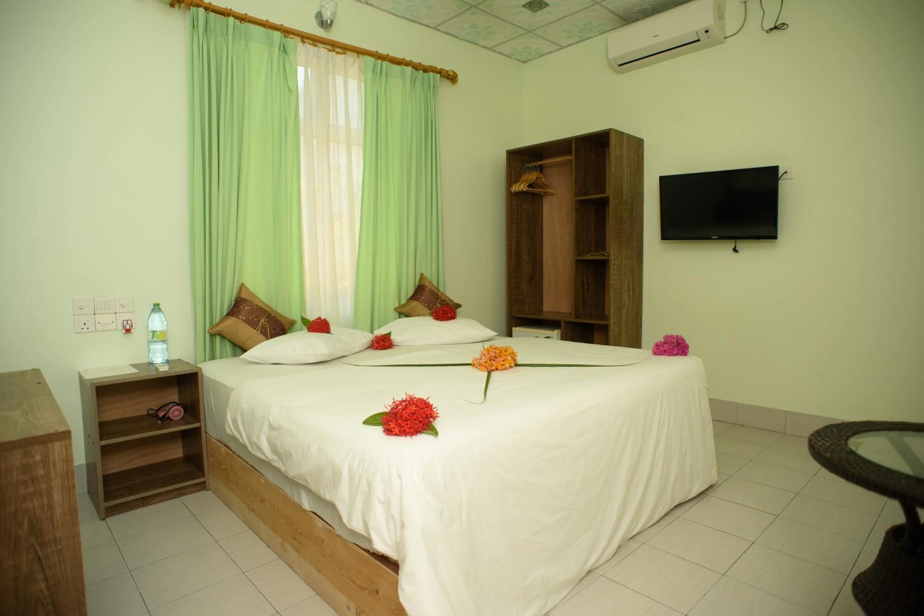 Bed in Summer Vibes Beach Front