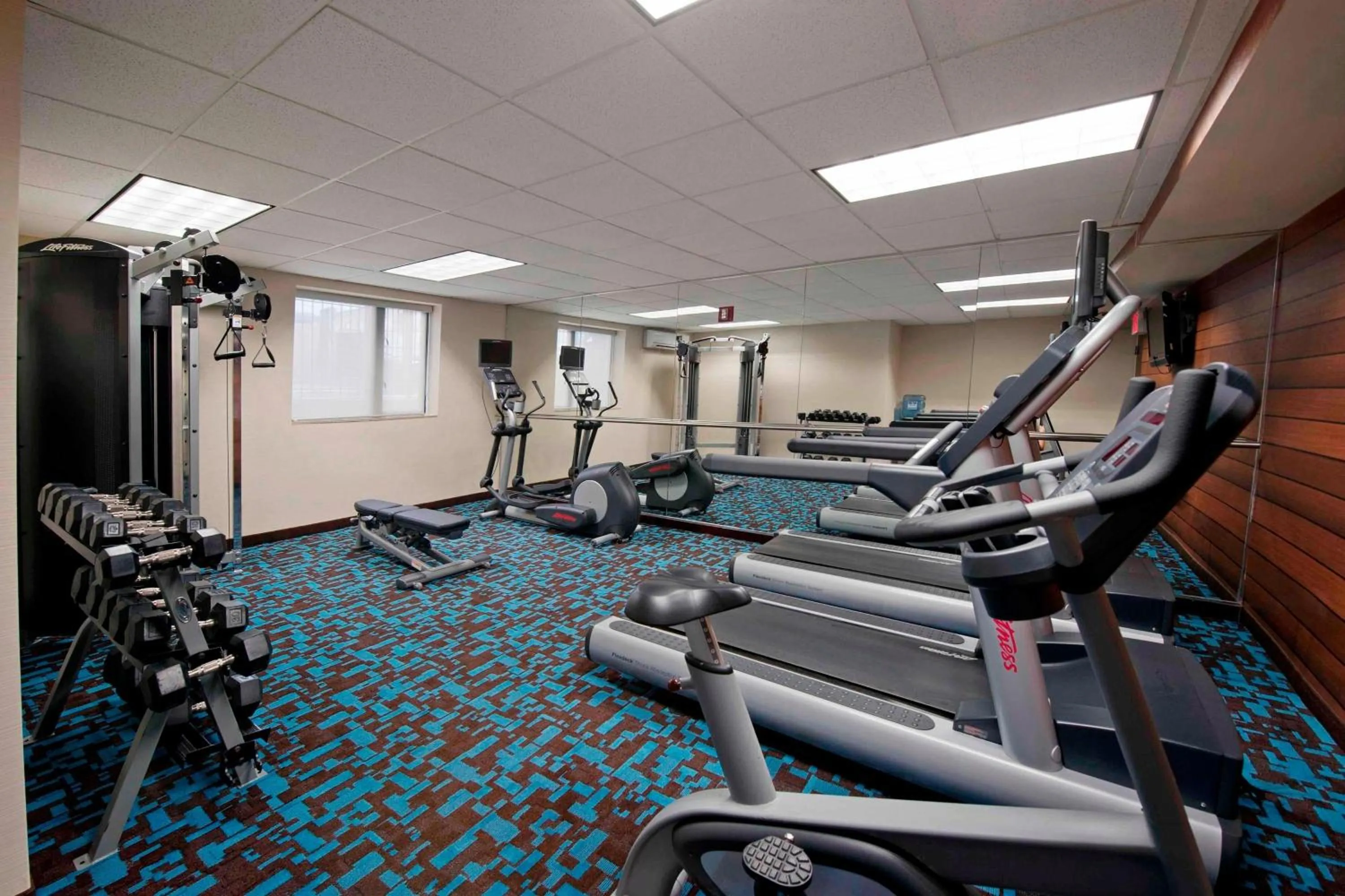 Fitness centre/facilities in Fairfield Inn by Marriott JFK Airport