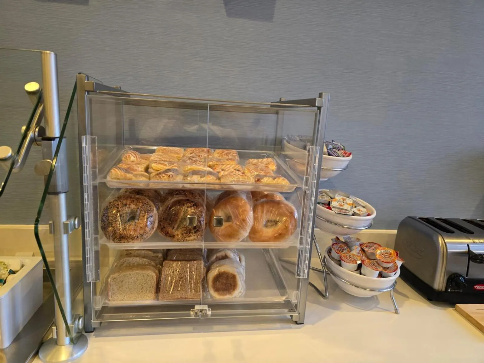 Buffet breakfast in Sonesta ES Suites Providence - Airport