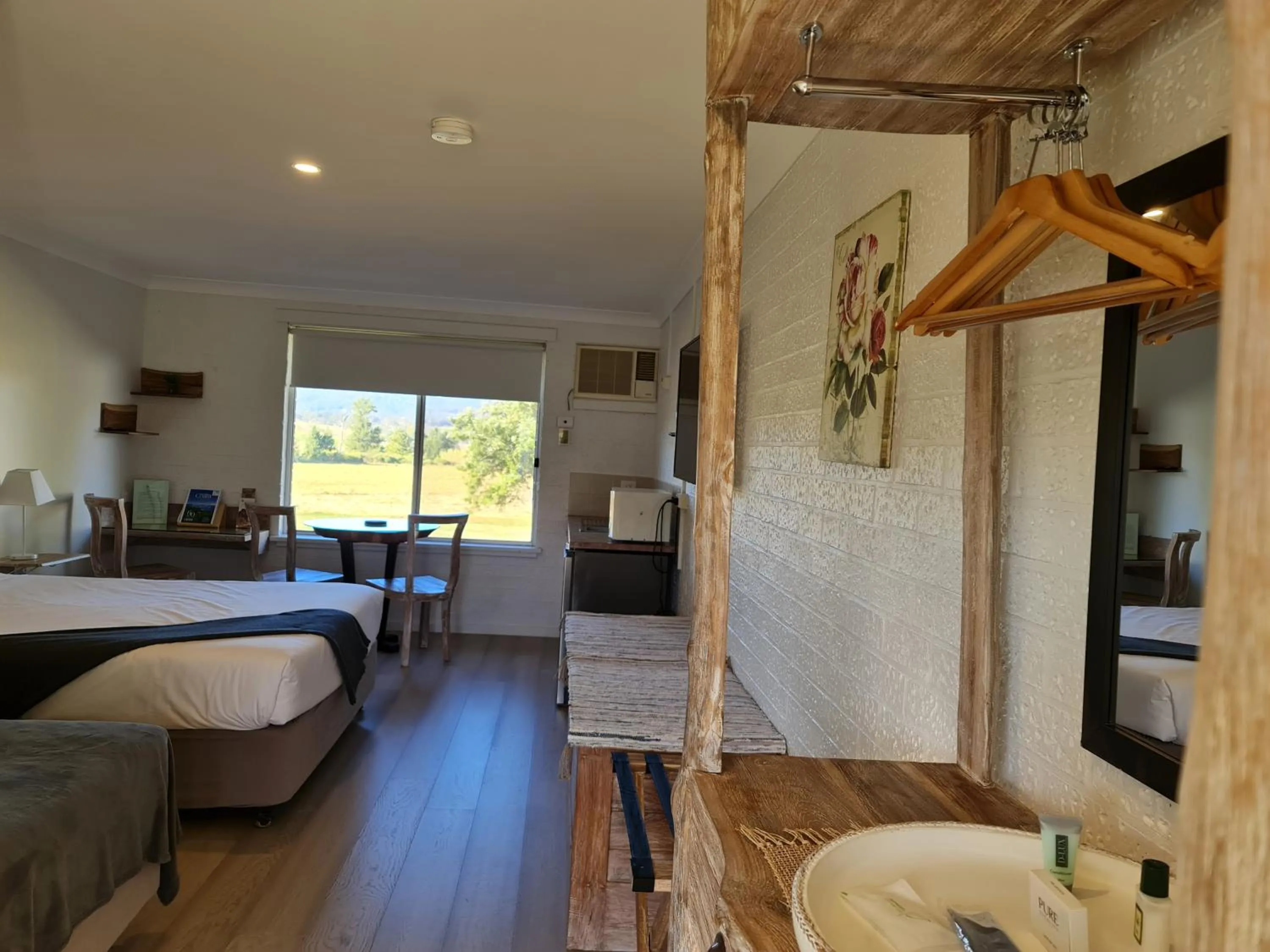 Bed in Vacy Hunter Valley Lodge